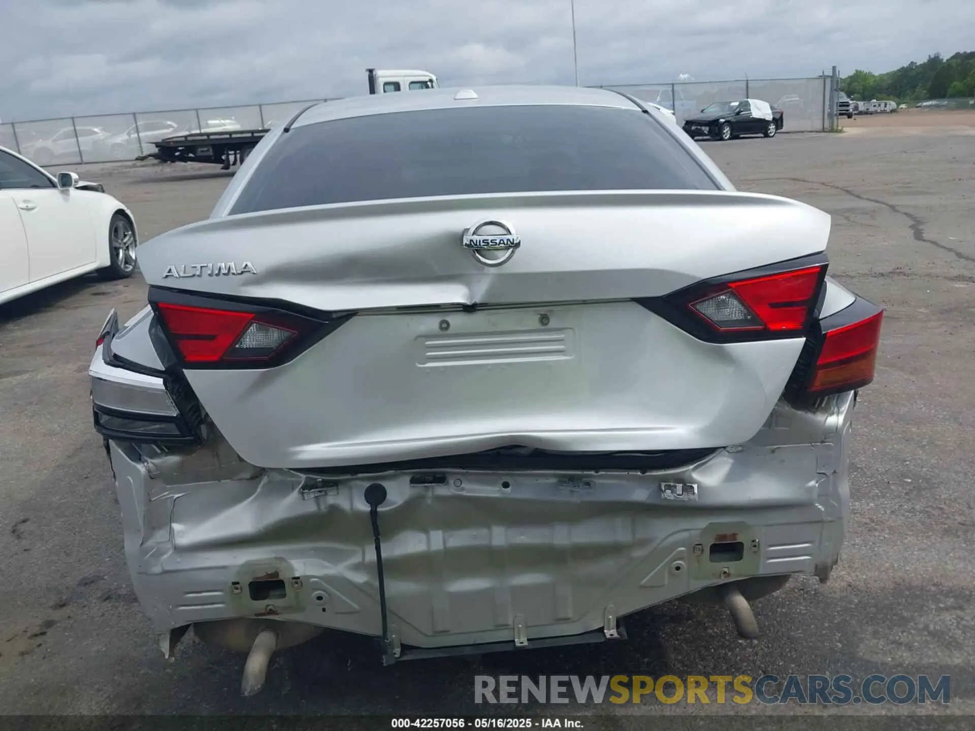 17 fotografías del automóvil dañado 1N4BL4BV4KC228588 NISSAN ALTIMA 2019