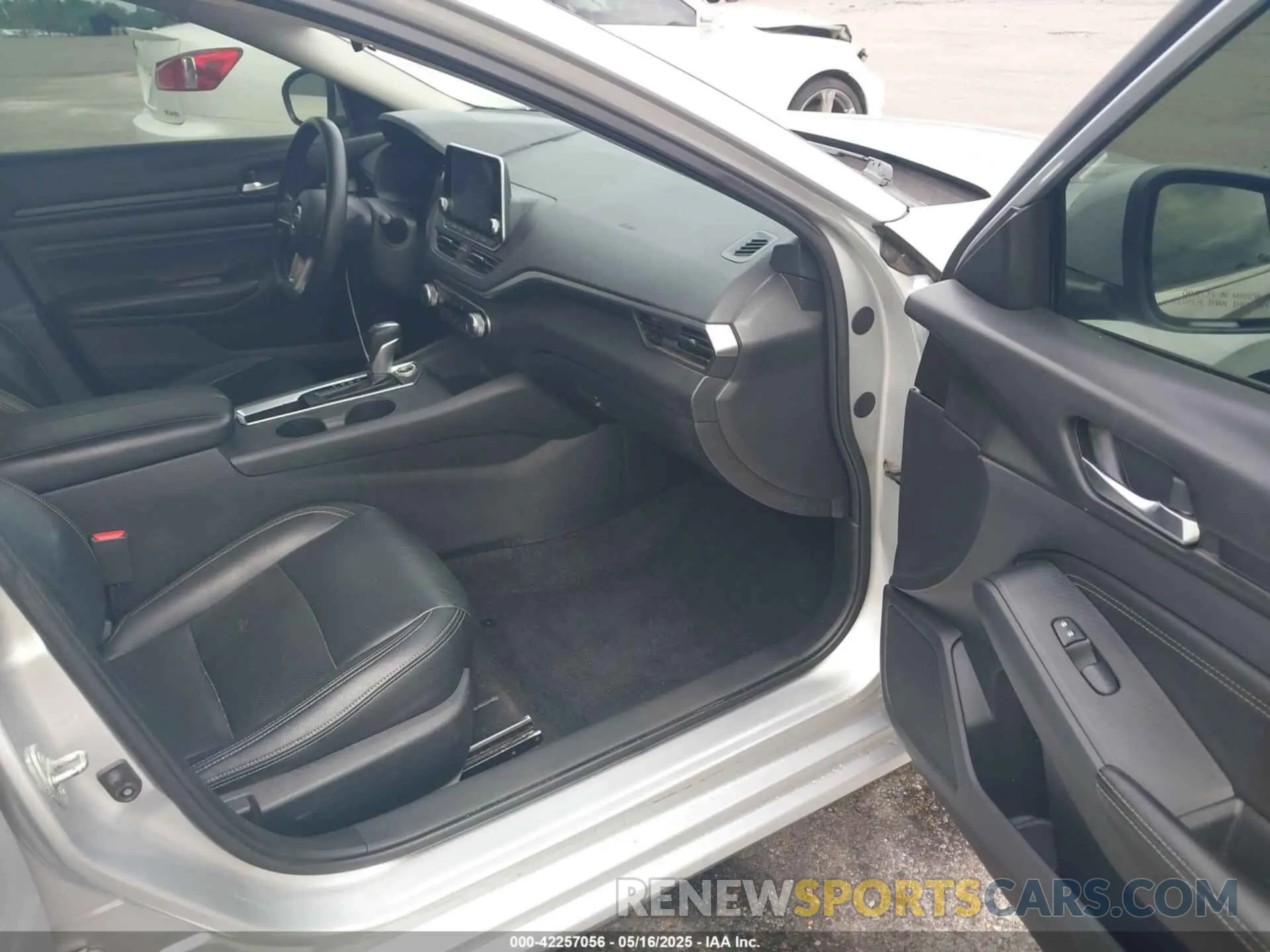 5 fotografías del automóvil dañado 1N4BL4BV4KC228588 NISSAN ALTIMA 2019