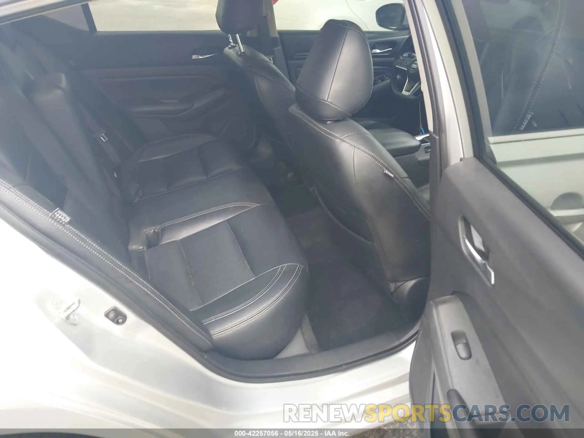 8 fotografías del automóvil dañado 1N4BL4BV4KC228588 NISSAN ALTIMA 2019