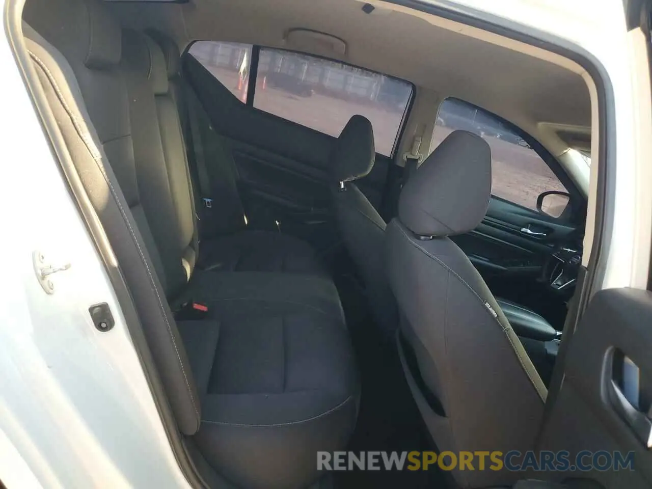 10 fotografías del automóvil dañado 1N4BL4BV4KC258030 NISSAN ALTIMA 2019
