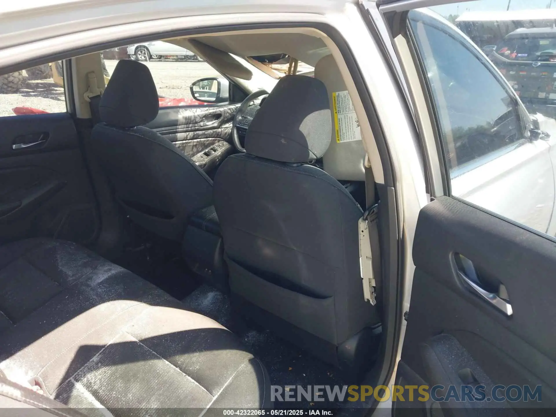 8 fotografías del automóvil dañado 1N4BL4BV5KC246114 NISSAN ALTIMA 2019