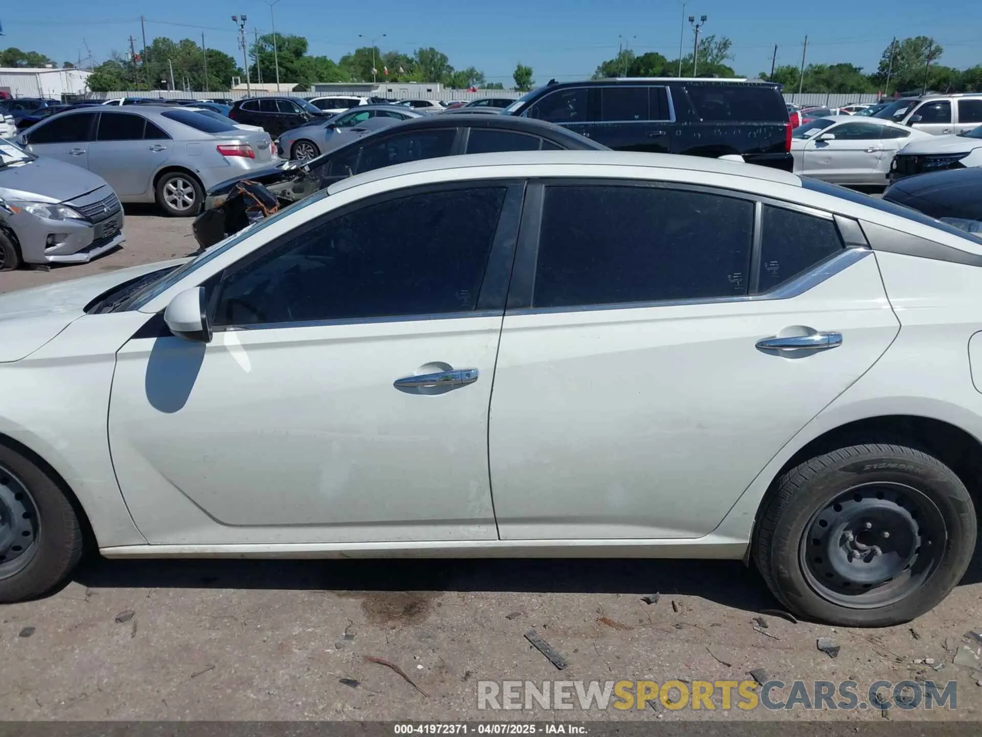 14 fotografías del automóvil dañado 1N4BL4BV7KC227029 NISSAN ALTIMA 2019