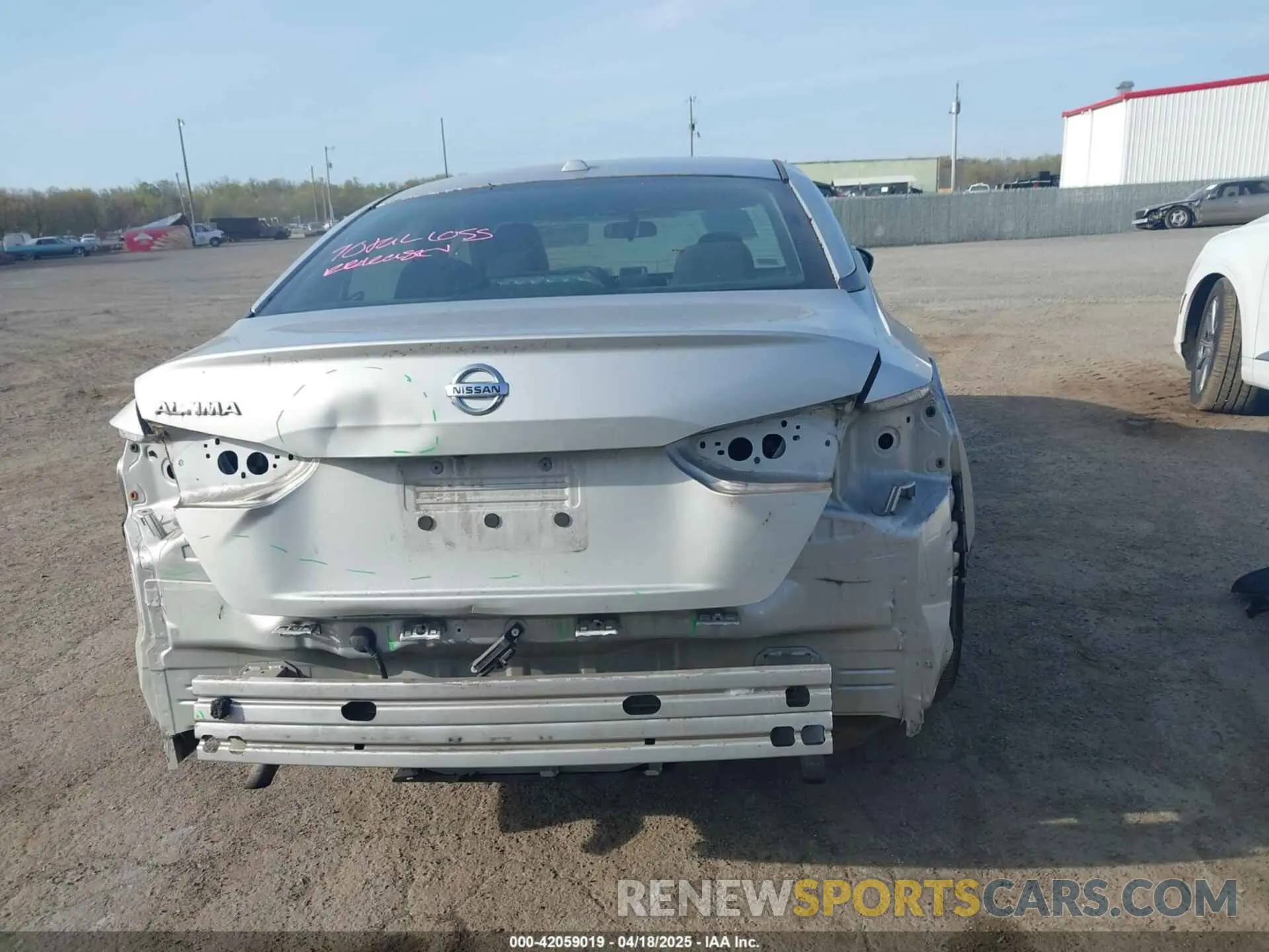 17 fotografías del automóvil dañado 1N4BL4BV8KC105411 NISSAN ALTIMA 2019