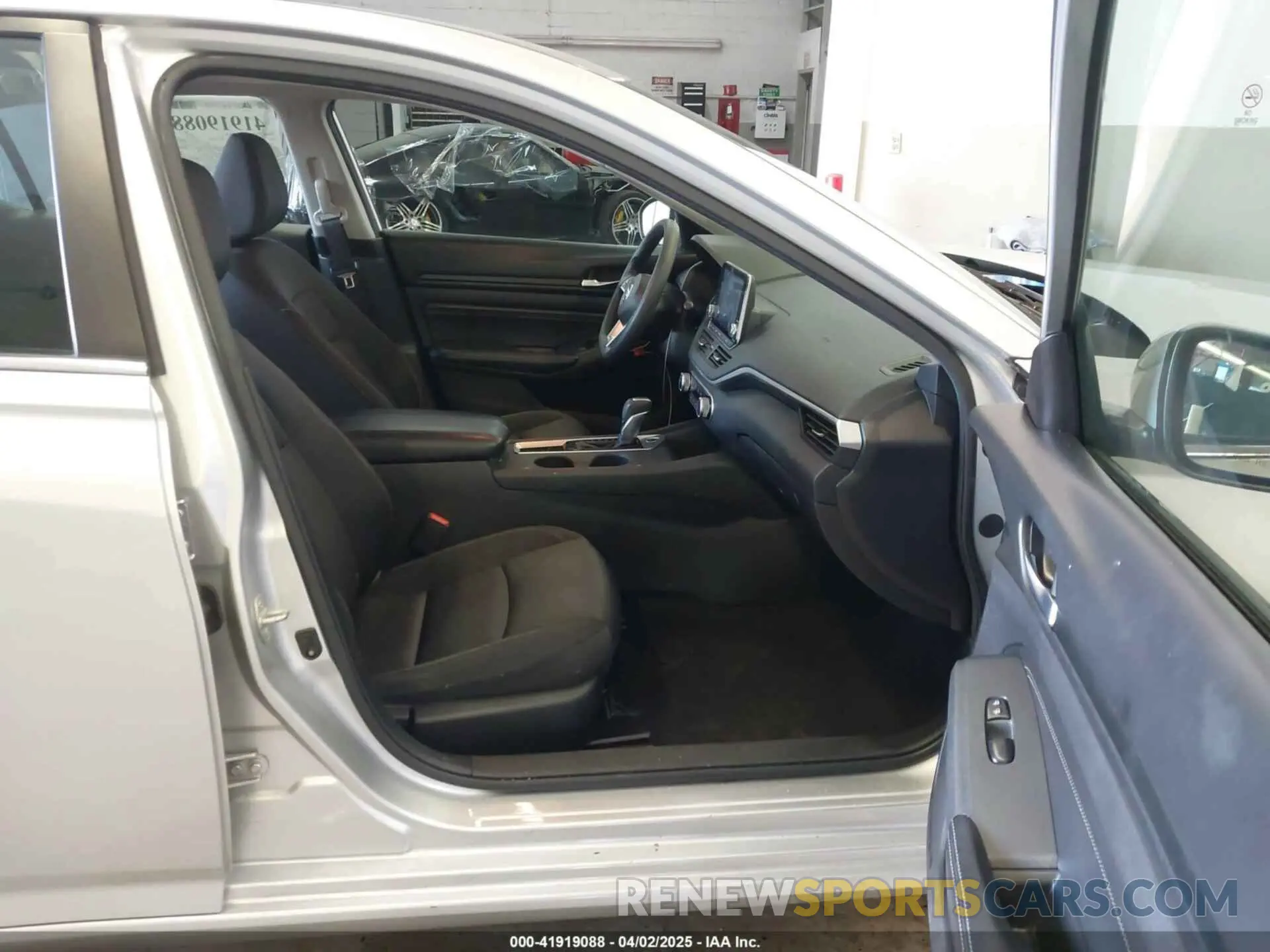 5 fotografías del automóvil dañado 1N4BL4BV8KC209753 NISSAN ALTIMA 2019