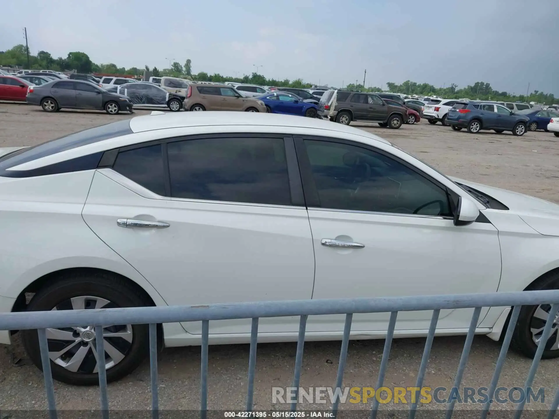 14 fotografías del automóvil dañado 1N4BL4BV8KN323398 NISSAN ALTIMA 2019
