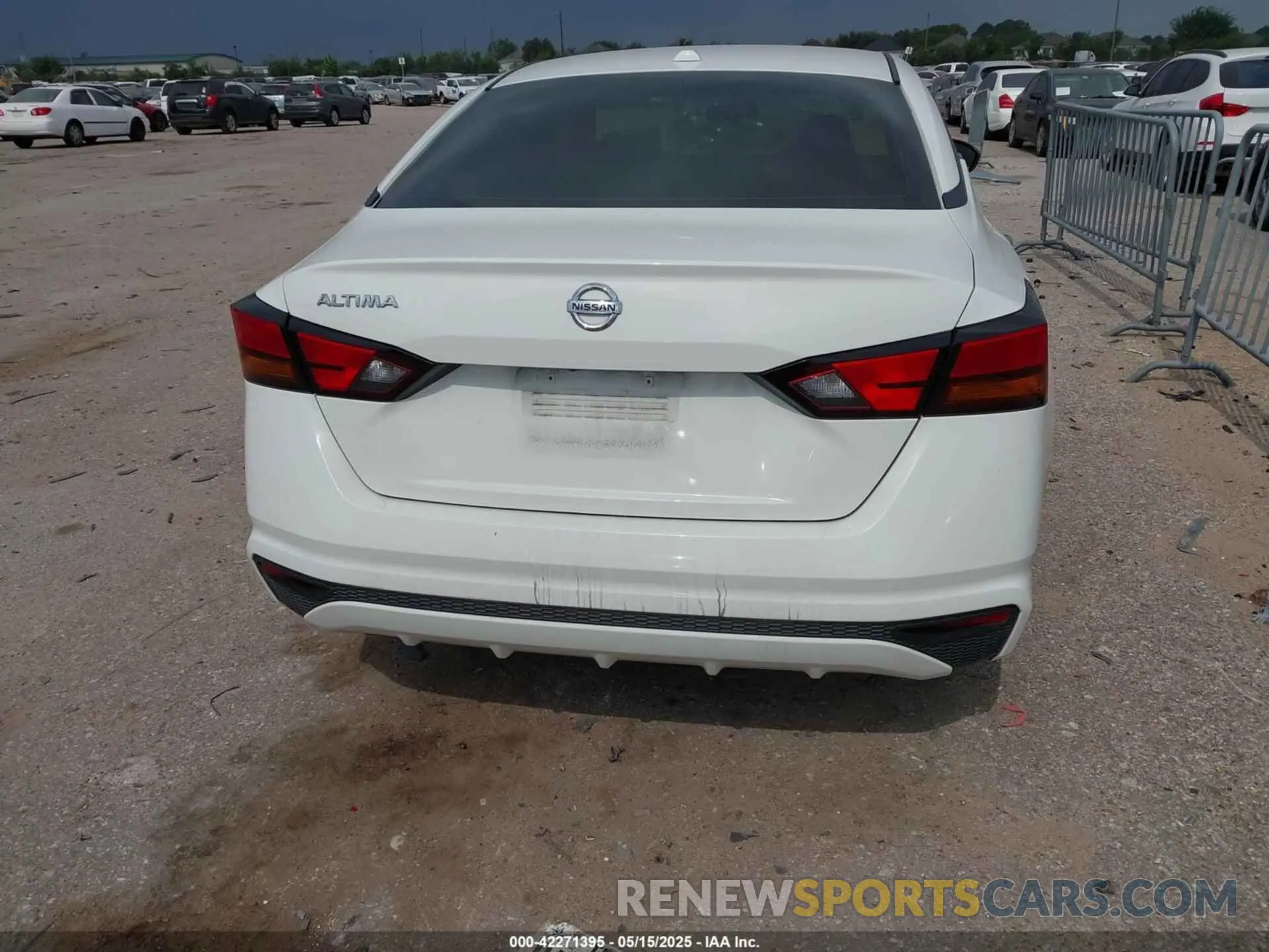 17 fotografías del automóvil dañado 1N4BL4BV8KN323398 NISSAN ALTIMA 2019