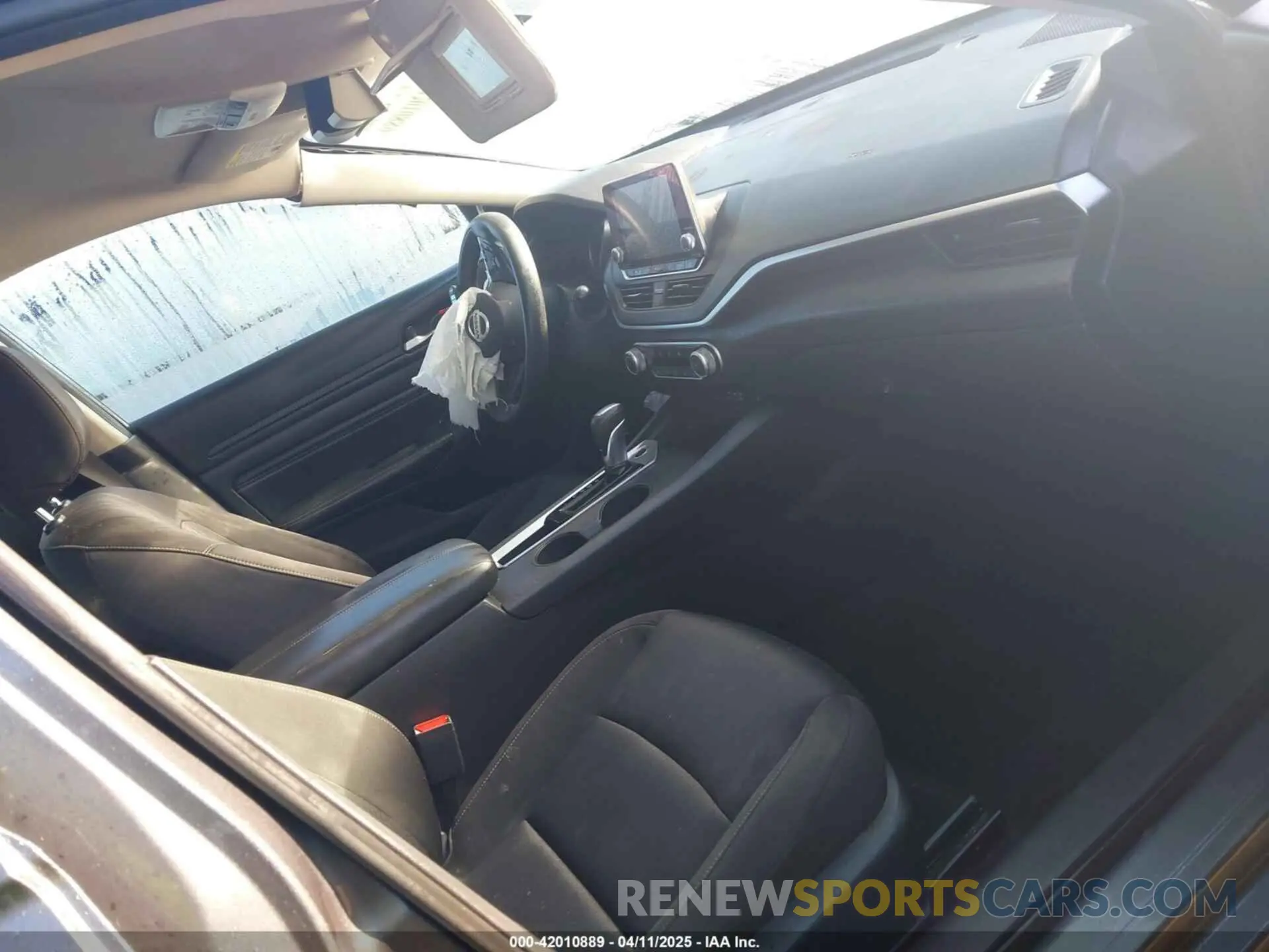 5 fotografías del automóvil dañado 1N4BL4BV8KN328312 NISSAN ALTIMA 2019