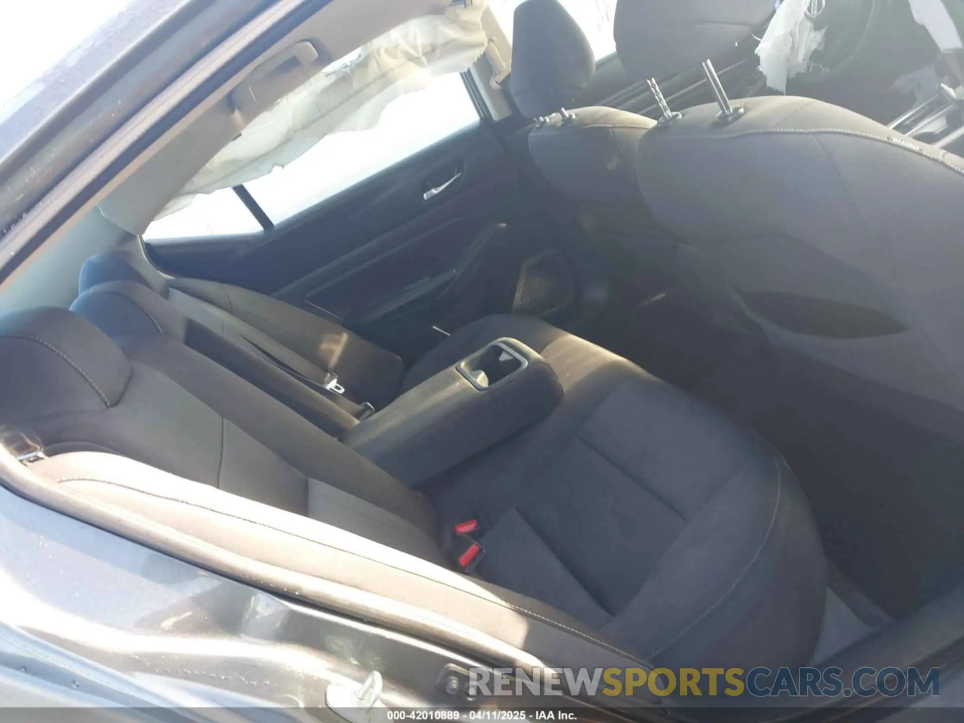 8 fotografías del automóvil dañado 1N4BL4BV8KN328312 NISSAN ALTIMA 2019