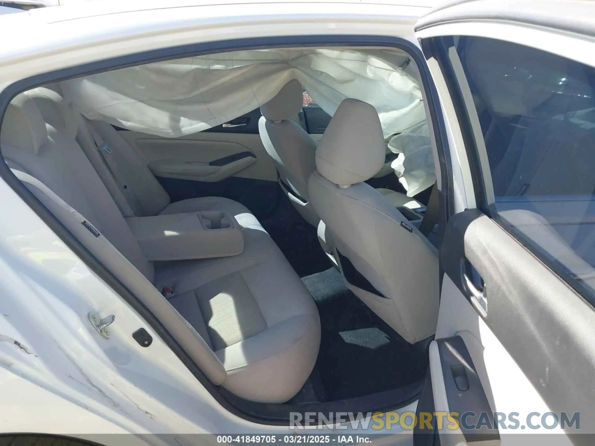 8 fotografías del automóvil dañado 1N4BL4BV9KC253602 NISSAN ALTIMA 2019
