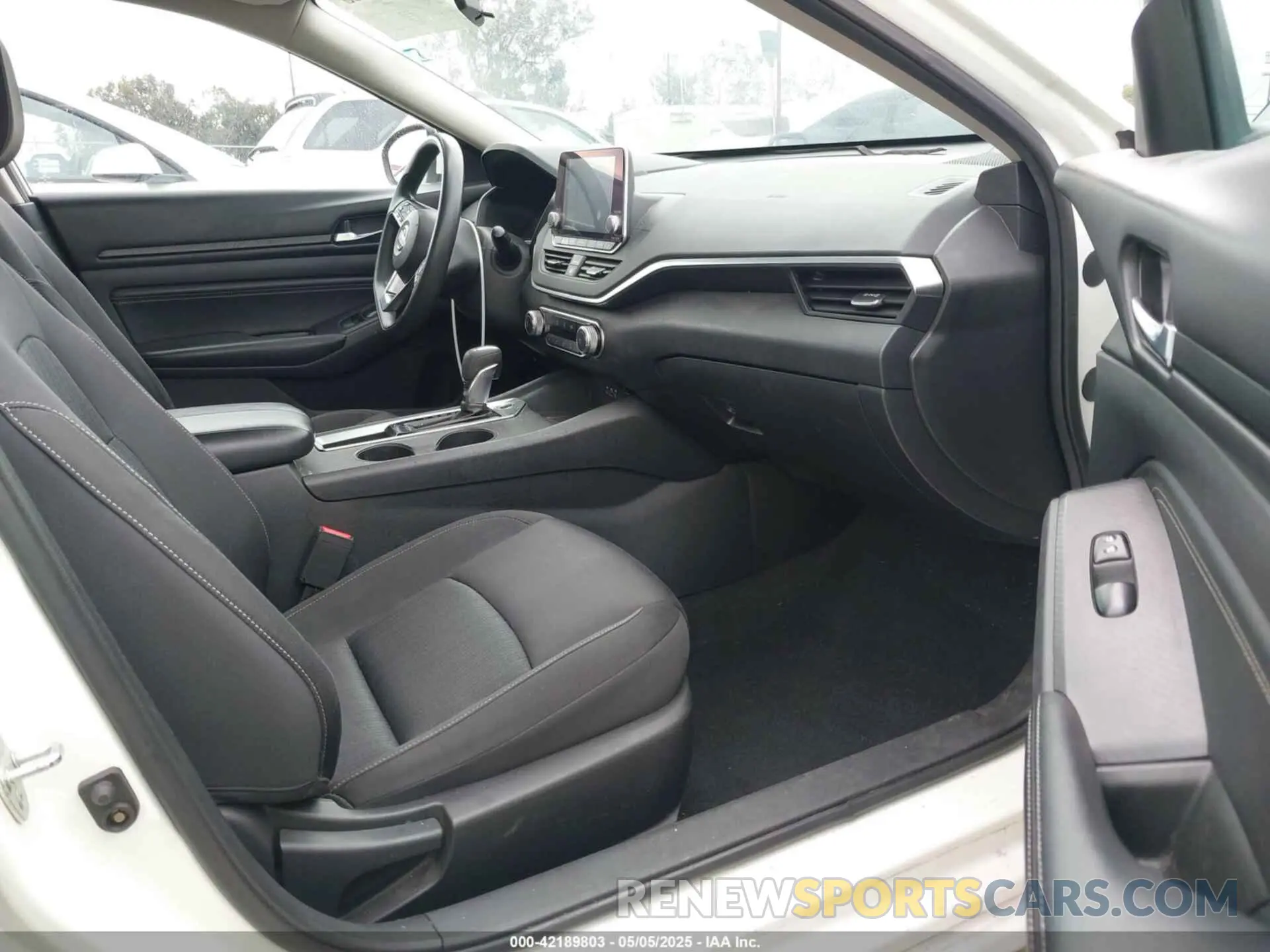 5 fotografías del automóvil dañado 1N4BL4BVXKC225422 NISSAN ALTIMA 2019