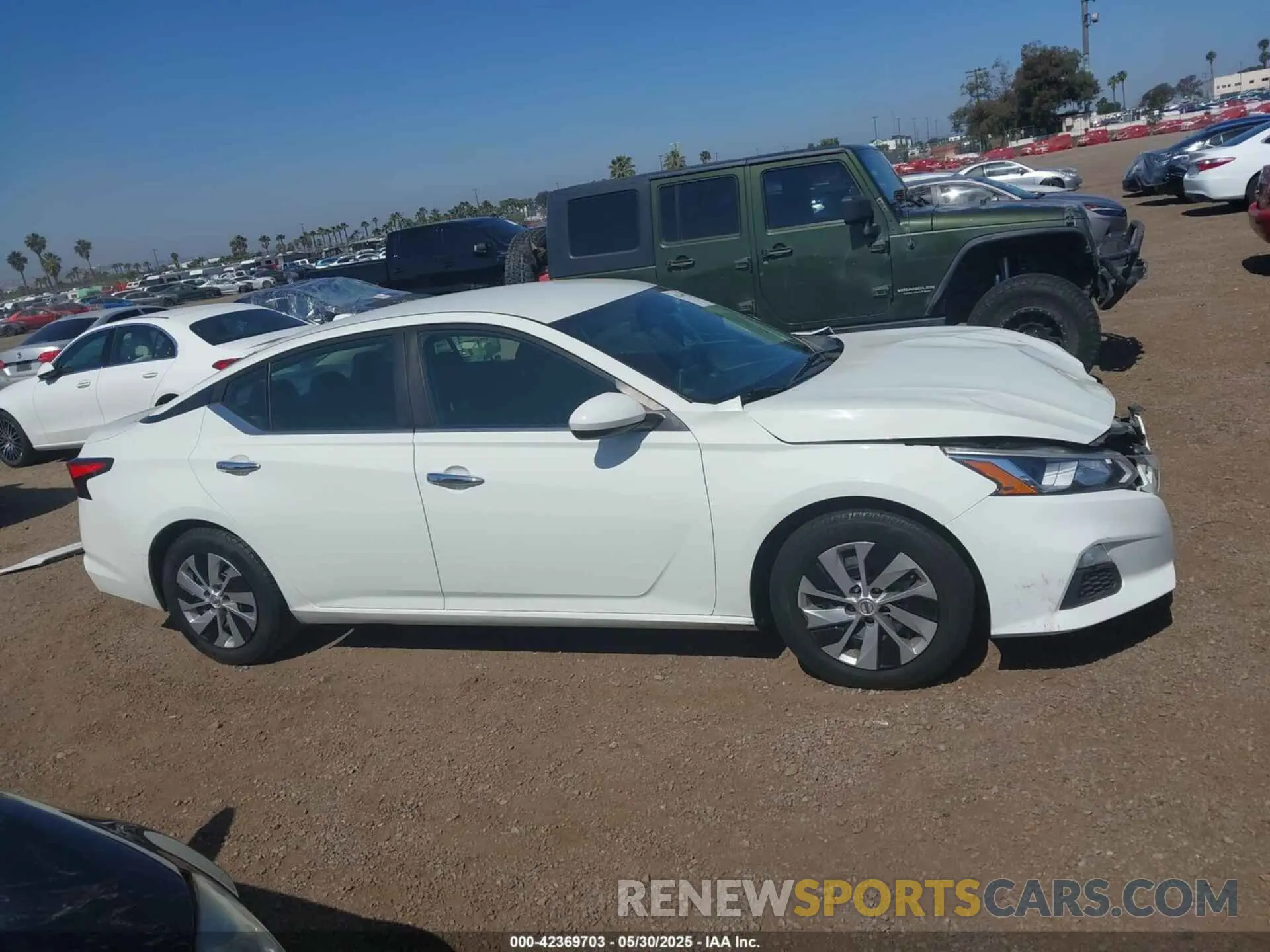 14 fotografías del automóvil dañado 1N4BL4BVXKC229177 NISSAN ALTIMA 2019
