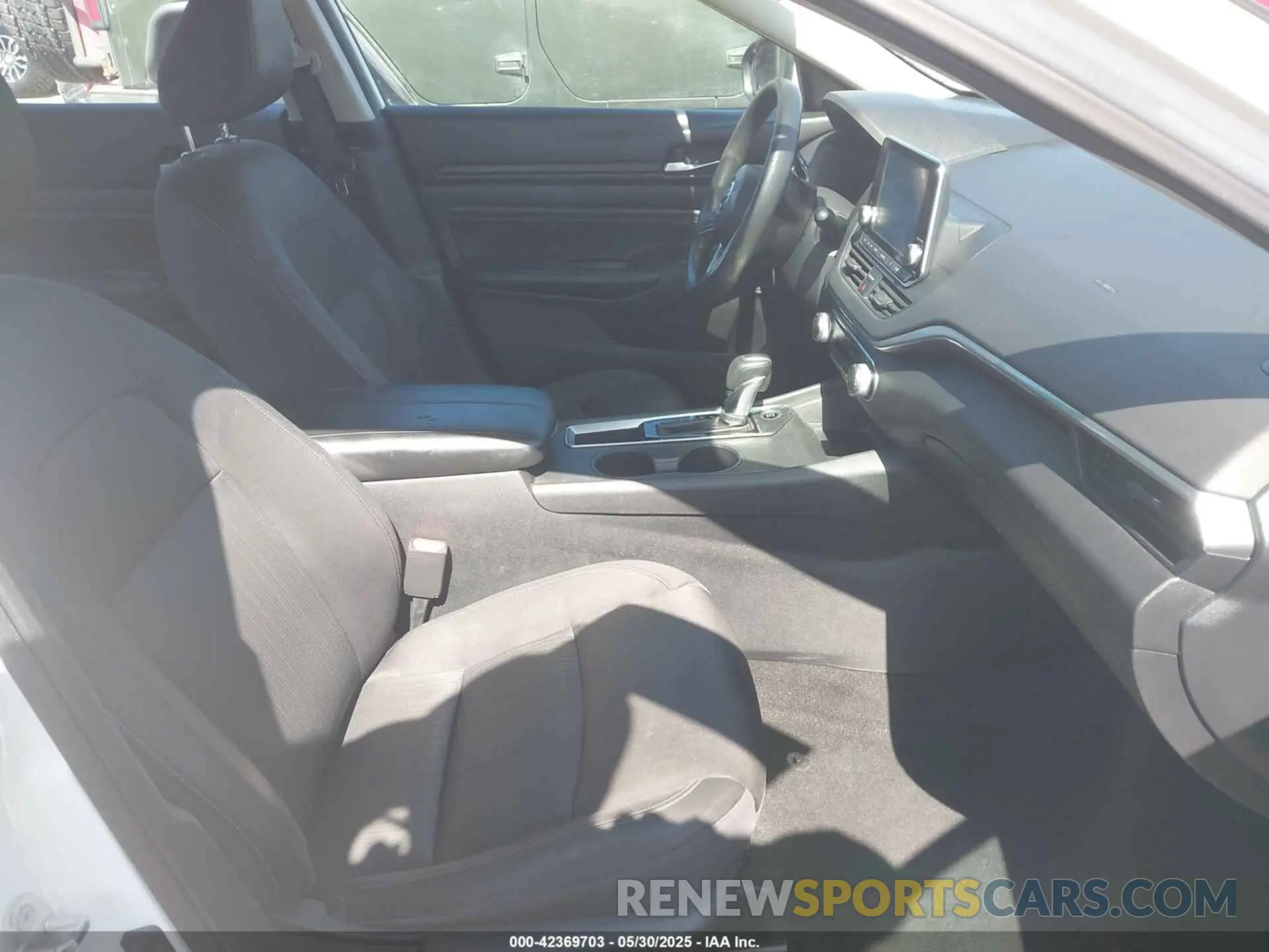 5 fotografías del automóvil dañado 1N4BL4BVXKC229177 NISSAN ALTIMA 2019