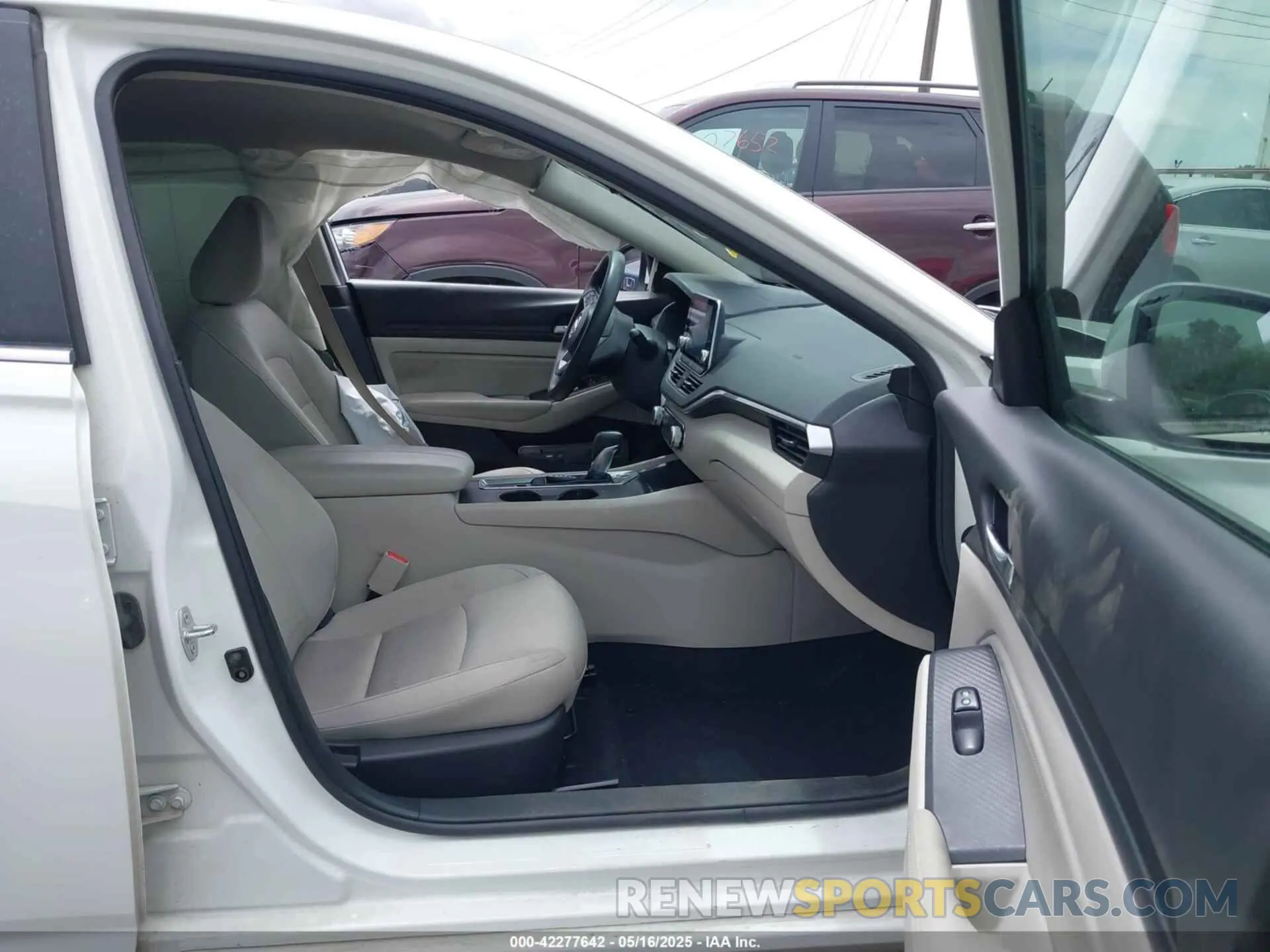 5 fotografías del automóvil dañado 1N4BL4BW2KN312342 NISSAN ALTIMA 2019