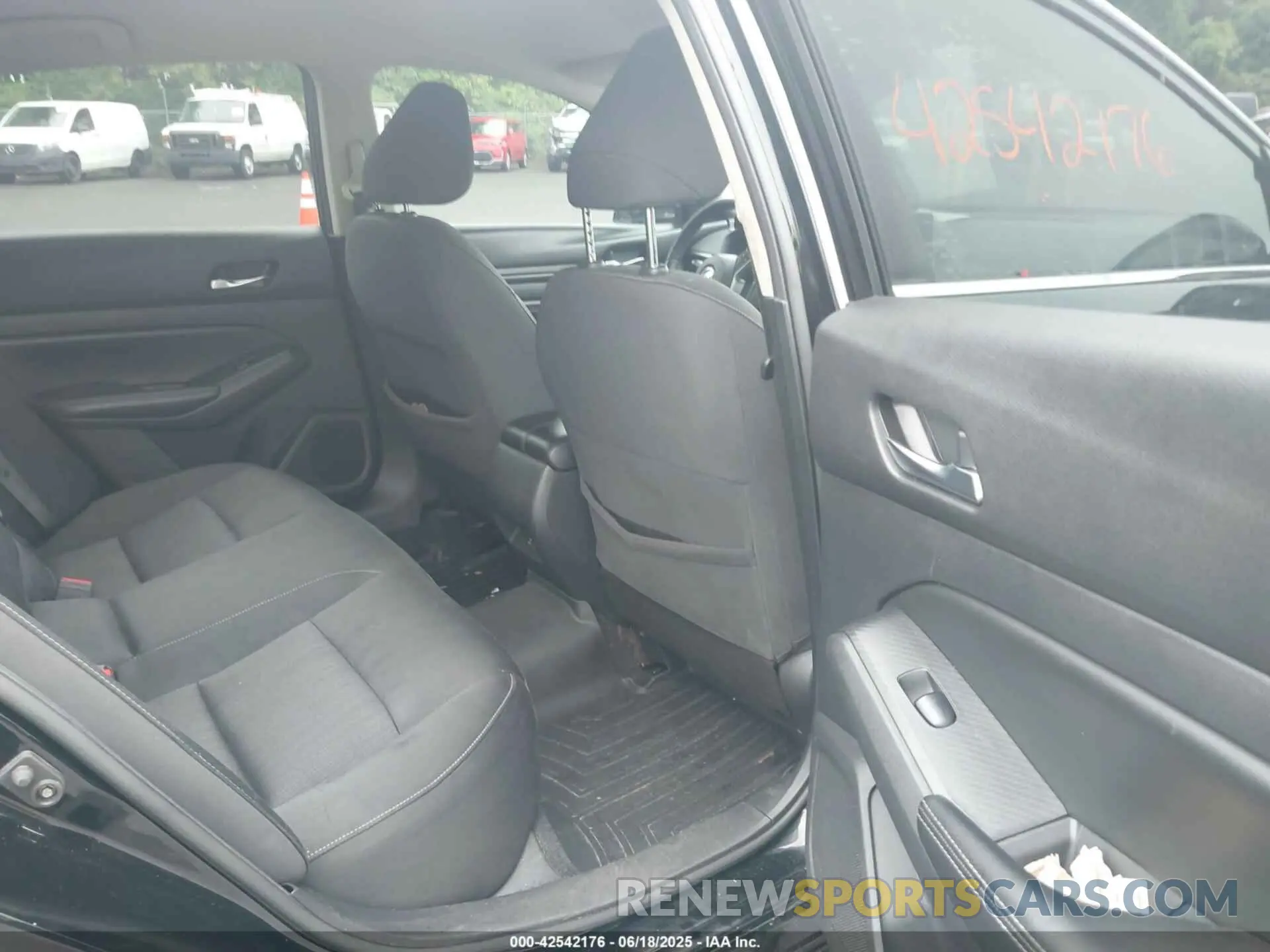 8 fotografías del automóvil dañado 1N4BL4BW3KC147770 NISSAN ALTIMA 2019