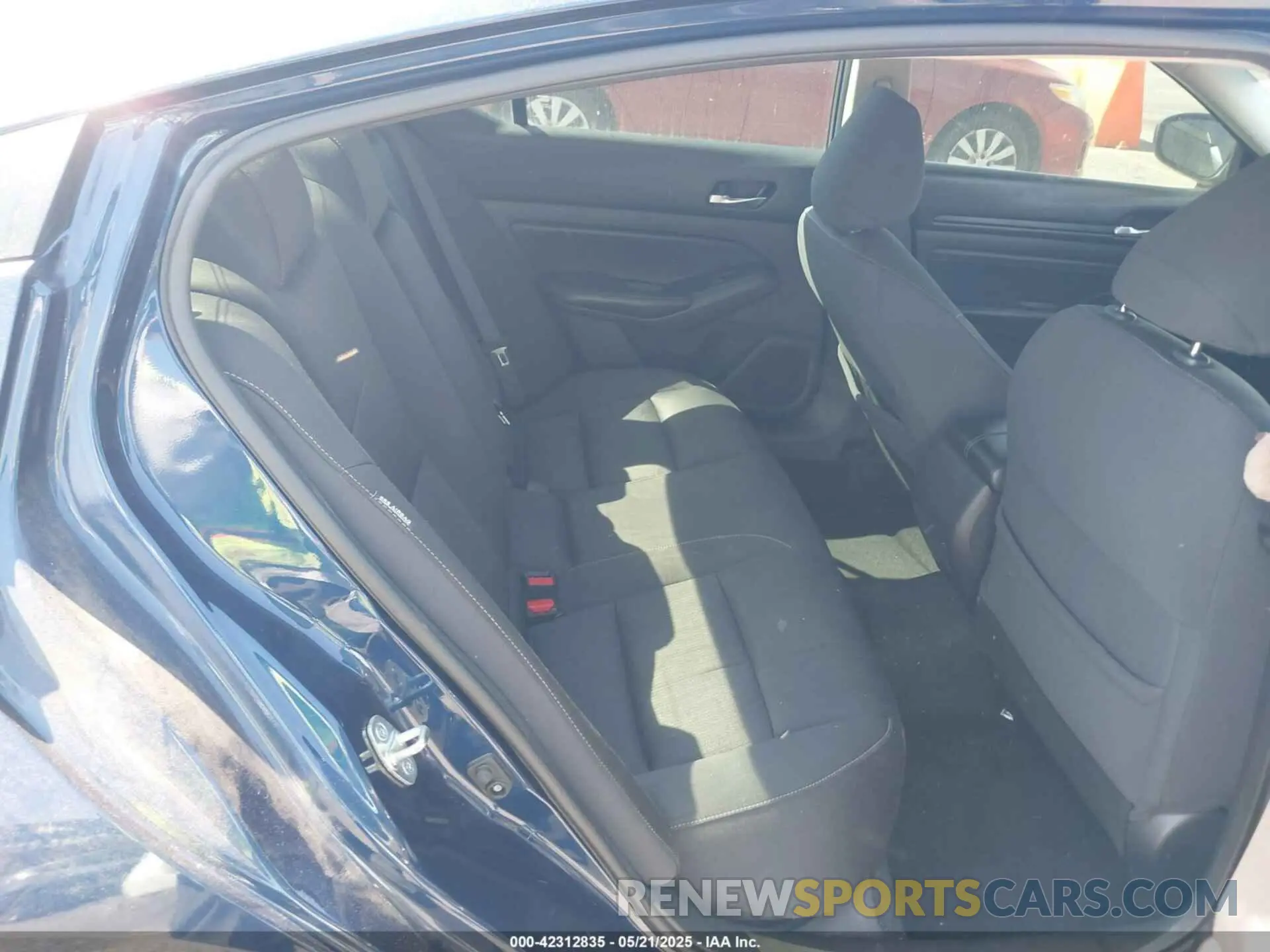 8 fotografías del automóvil dañado 1N4BL4BW4KC153576 NISSAN ALTIMA 2019