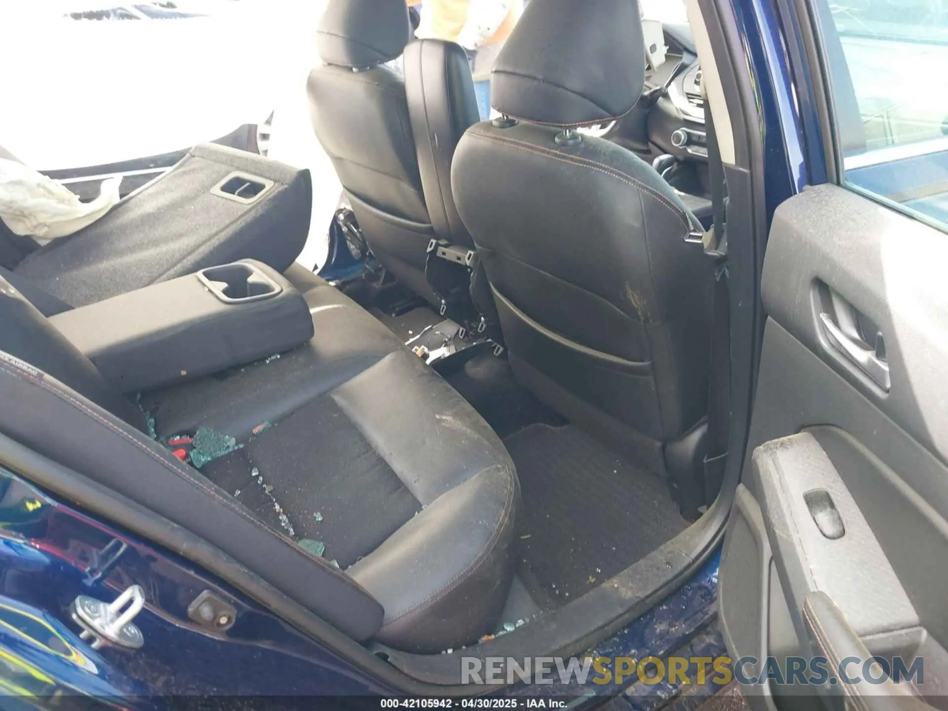 8 fotografías del automóvil dañado 1N4BL4CV2KN318566 NISSAN ALTIMA 2019