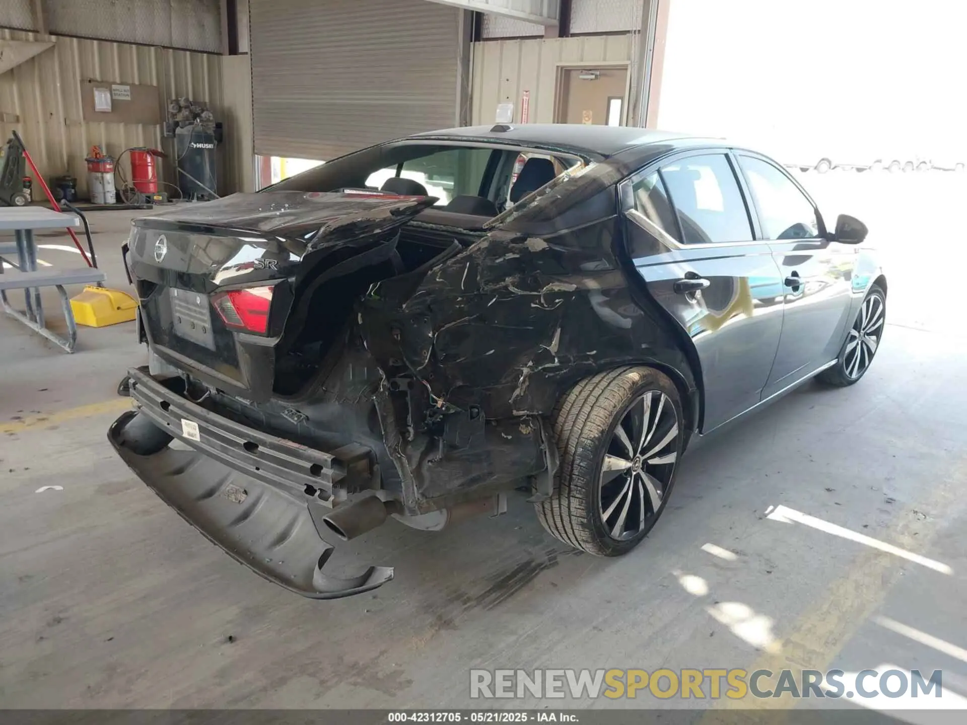 4 fotografías del automóvil dañado 1N4BL4CV2KN320527 NISSAN ALTIMA 2019