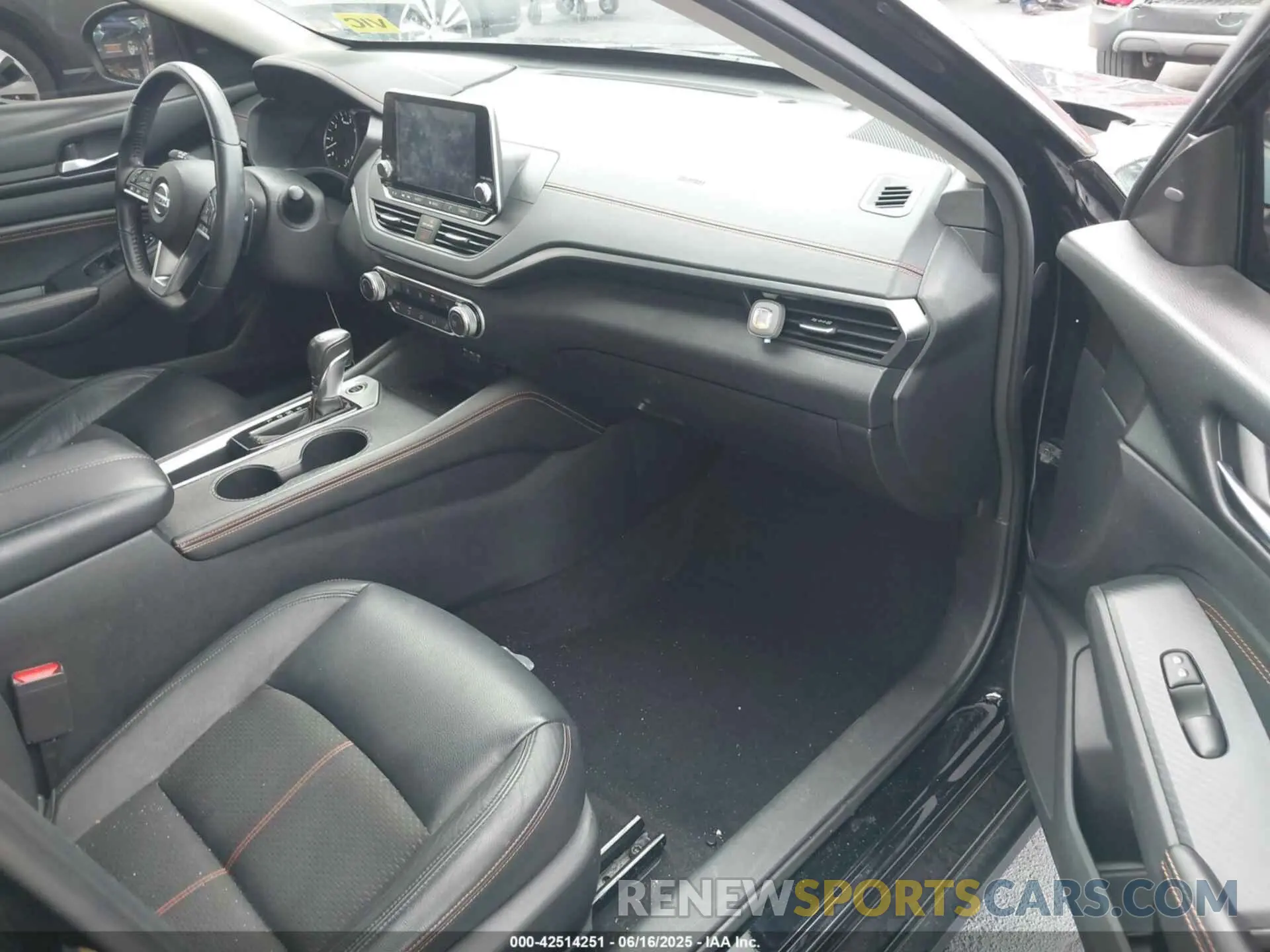 5 fotografías del automóvil dañado 1N4BL4CV3KC108330 NISSAN ALTIMA 2019