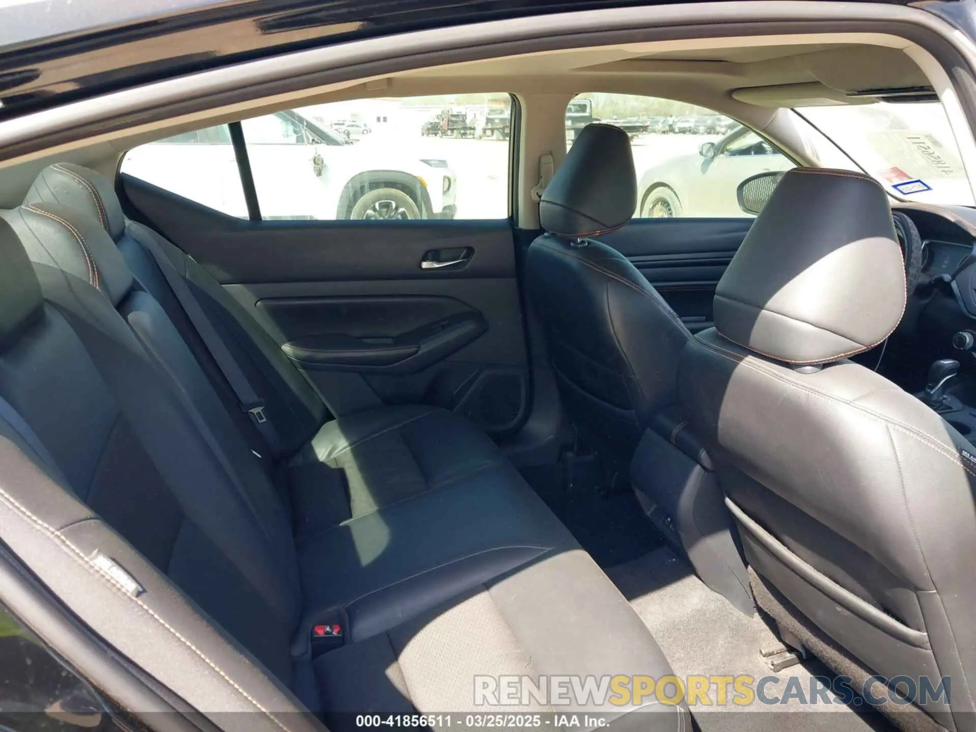 8 fotografías del automóvil dañado 1N4BL4CV3KN308550 NISSAN ALTIMA 2019