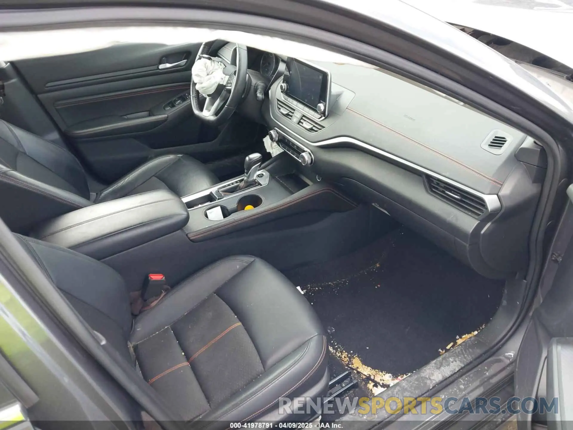 5 fotografías del automóvil dañado 1N4BL4CV3KN311433 NISSAN ALTIMA 2019