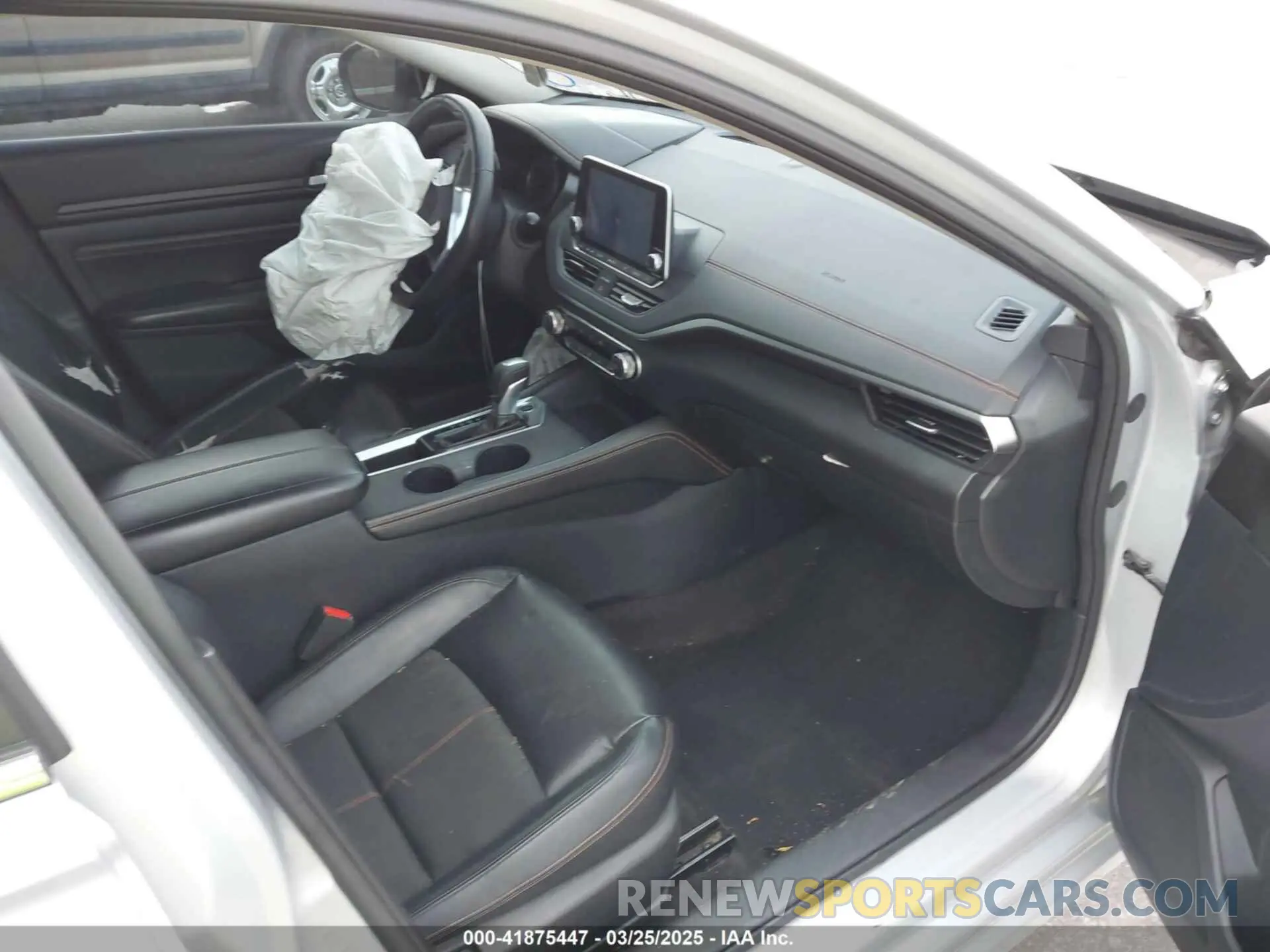 5 fotografías del automóvil dañado 1N4BL4CV3KN312775 NISSAN ALTIMA 2019