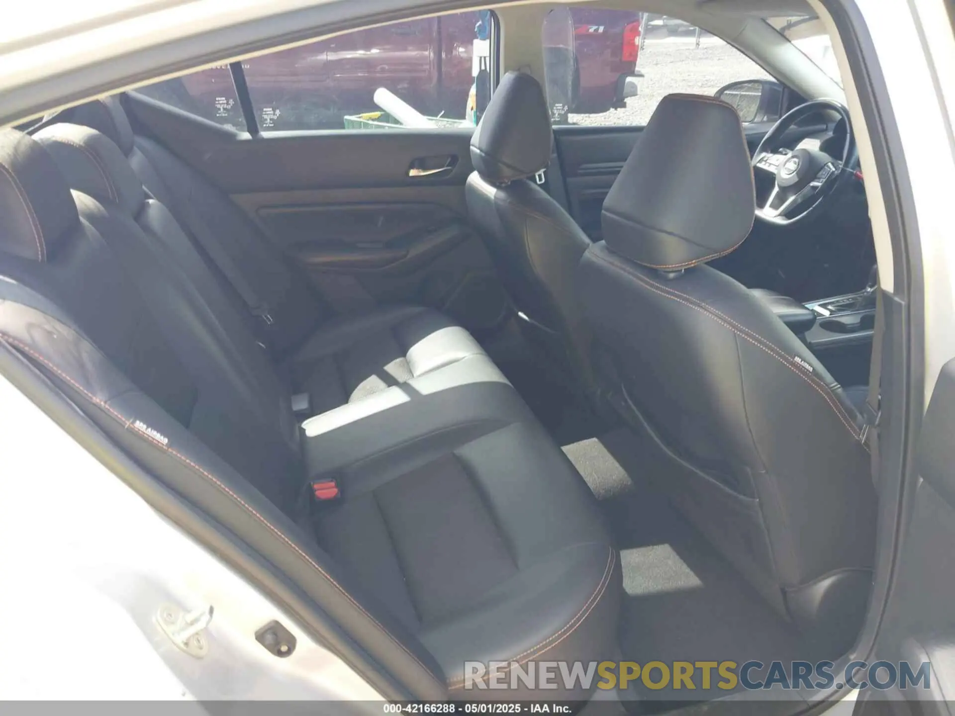 8 fotografías del automóvil dañado 1N4BL4CV4KC157942 NISSAN ALTIMA 2019