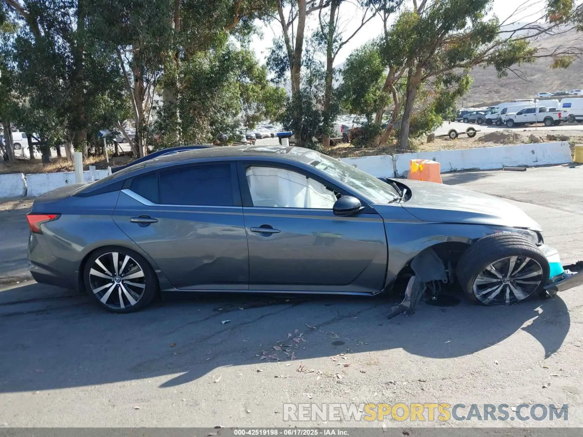 12 fotografías del automóvil dañado 1N4BL4CV5KN325995 NISSAN ALTIMA 2019