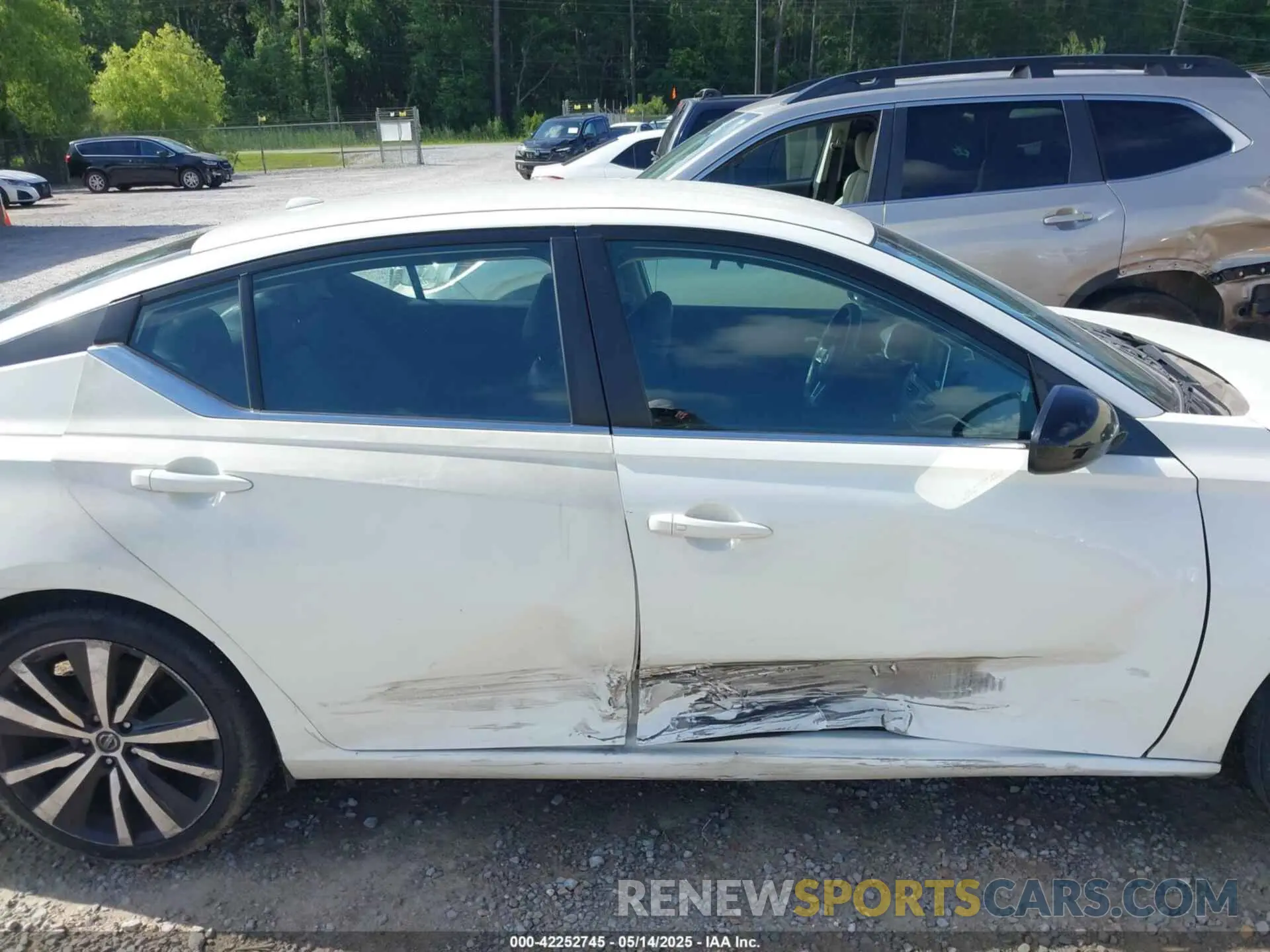 13 fotografías del automóvil dañado 1N4BL4CV6KC109181 NISSAN ALTIMA 2019