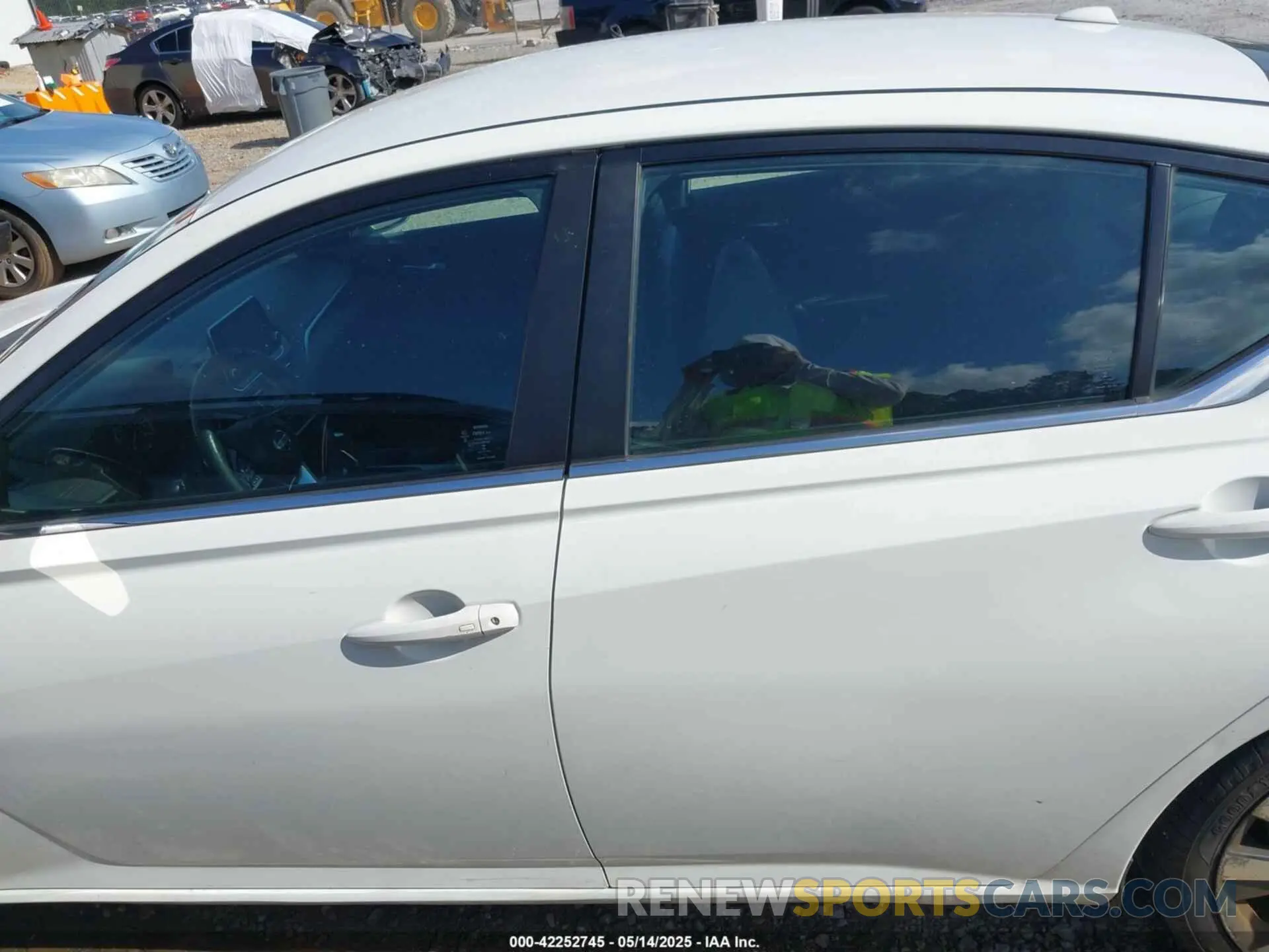 14 fotografías del automóvil dañado 1N4BL4CV6KC109181 NISSAN ALTIMA 2019