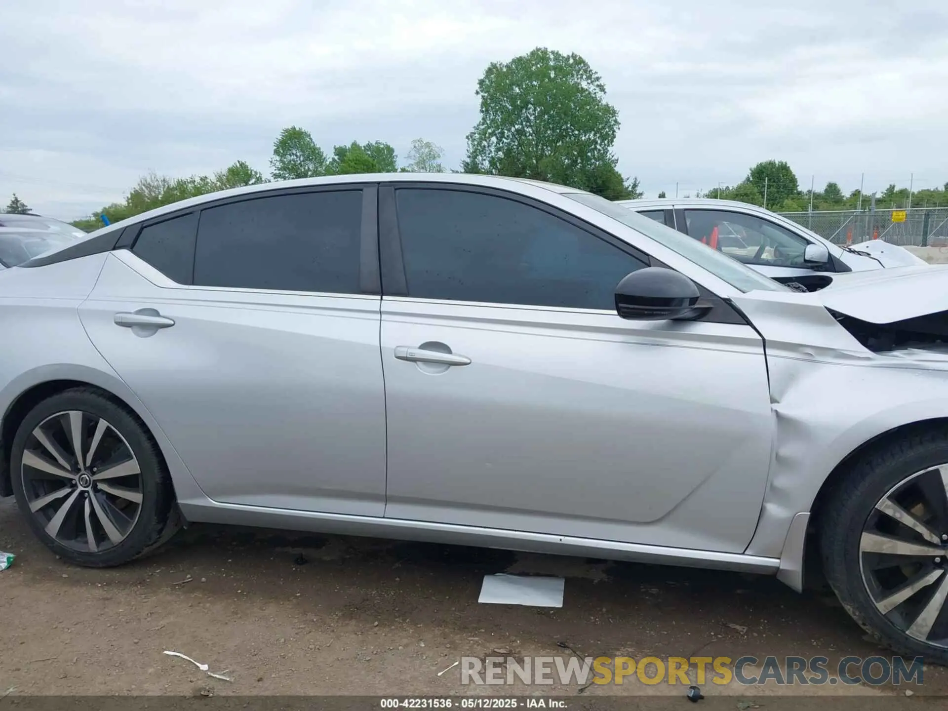 14 fotografías del automóvil dañado 1N4BL4CV6KC135103 NISSAN ALTIMA 2019