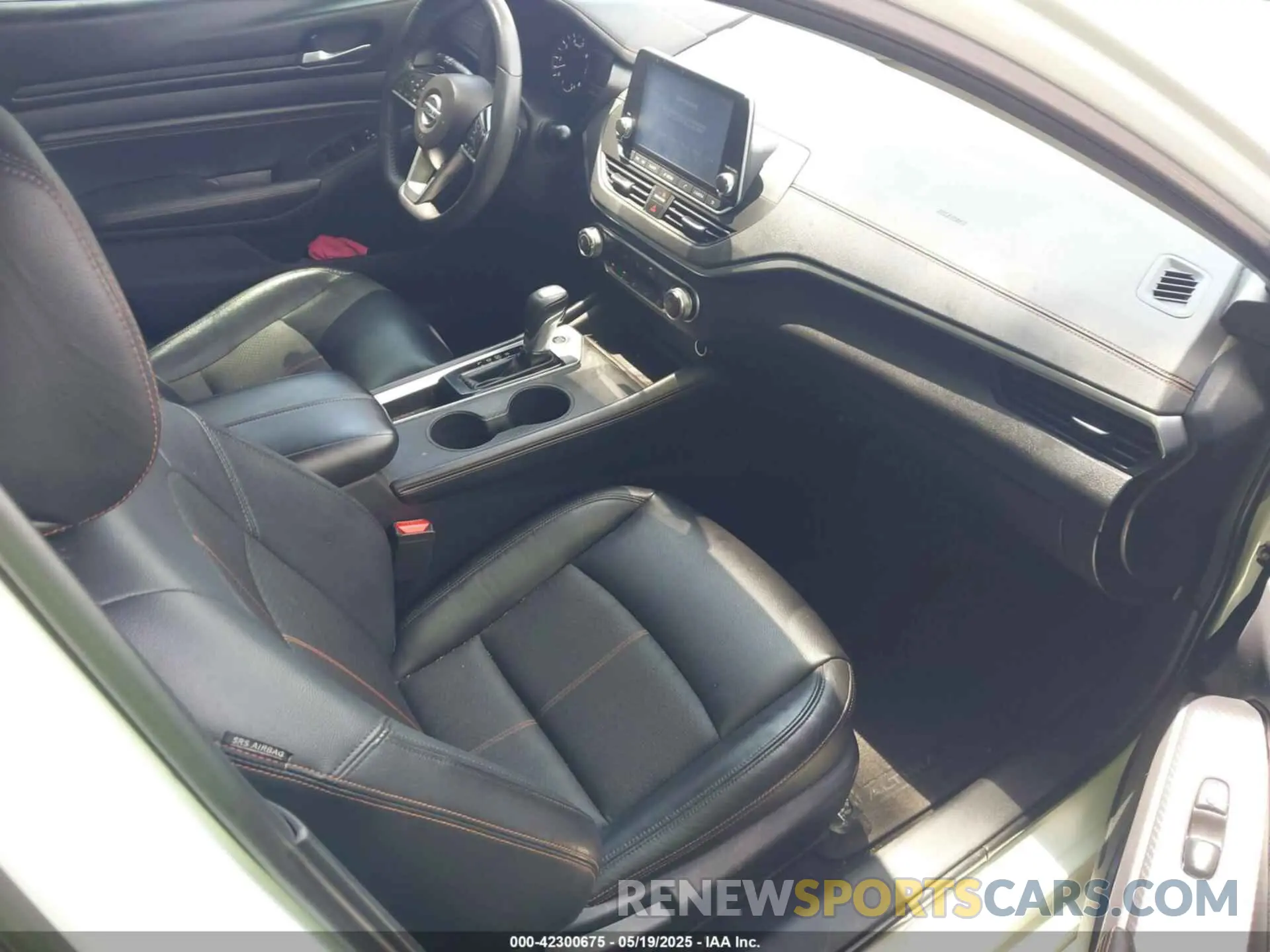 5 fotografías del automóvil dañado 1N4BL4CV6KC167825 NISSAN ALTIMA 2019