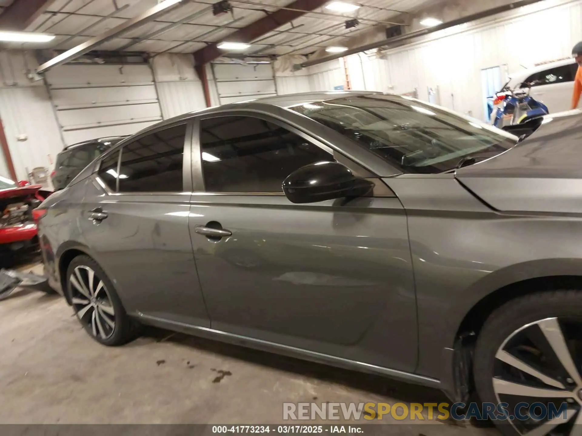 14 fotografías del automóvil dañado 1N4BL4CV6KC186522 NISSAN ALTIMA 2019