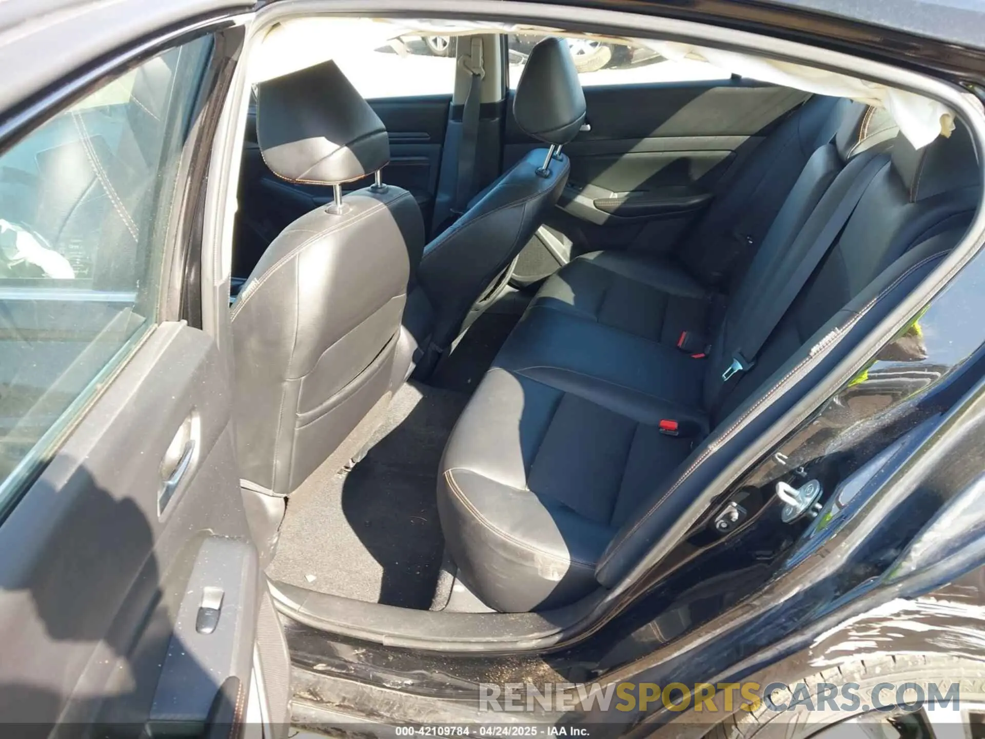 8 fotografías del automóvil dañado 1N4BL4CV6KC192353 NISSAN ALTIMA 2019