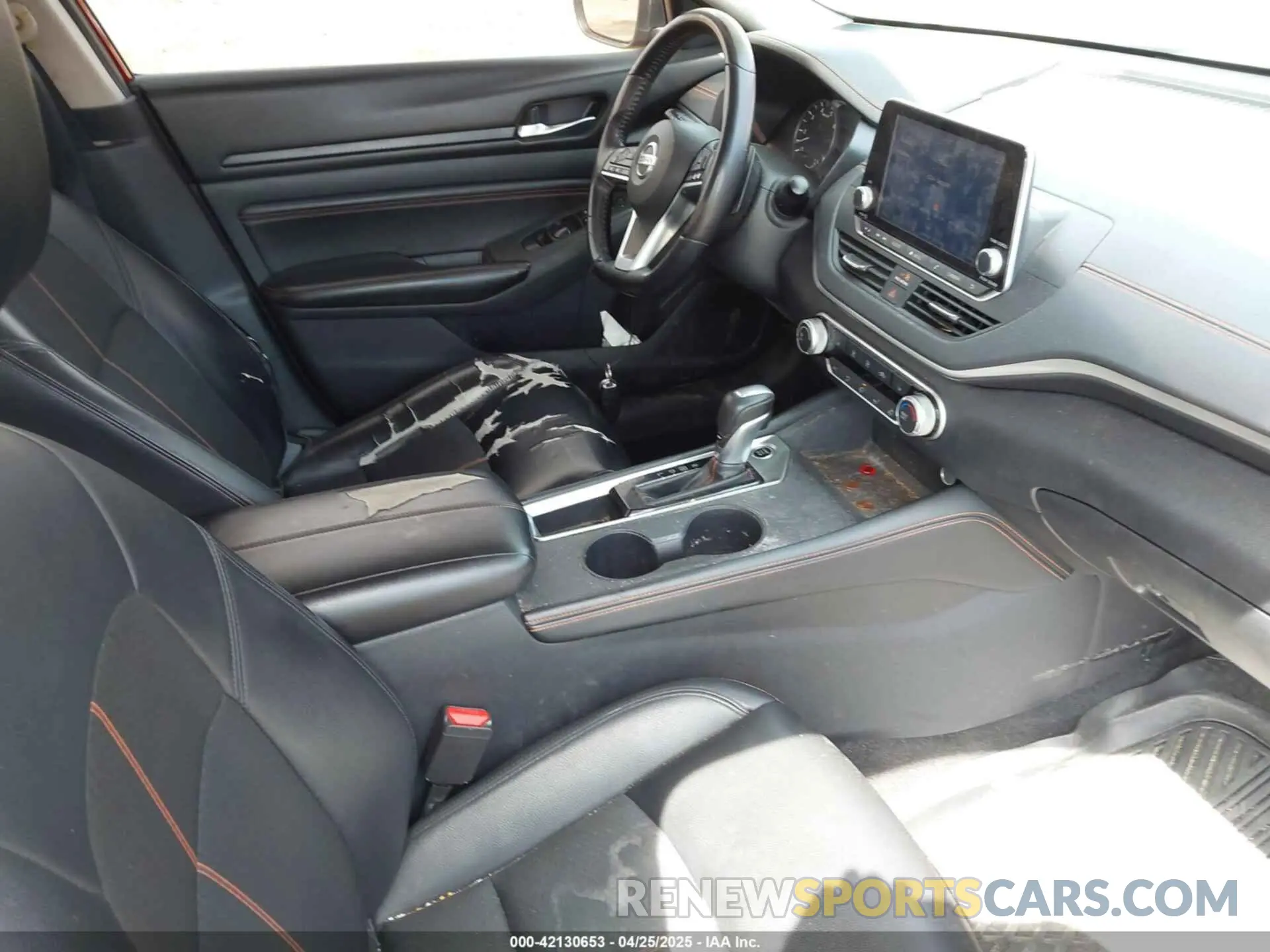 5 fotografías del automóvil dañado 1N4BL4CV6KN319798 NISSAN ALTIMA 2019