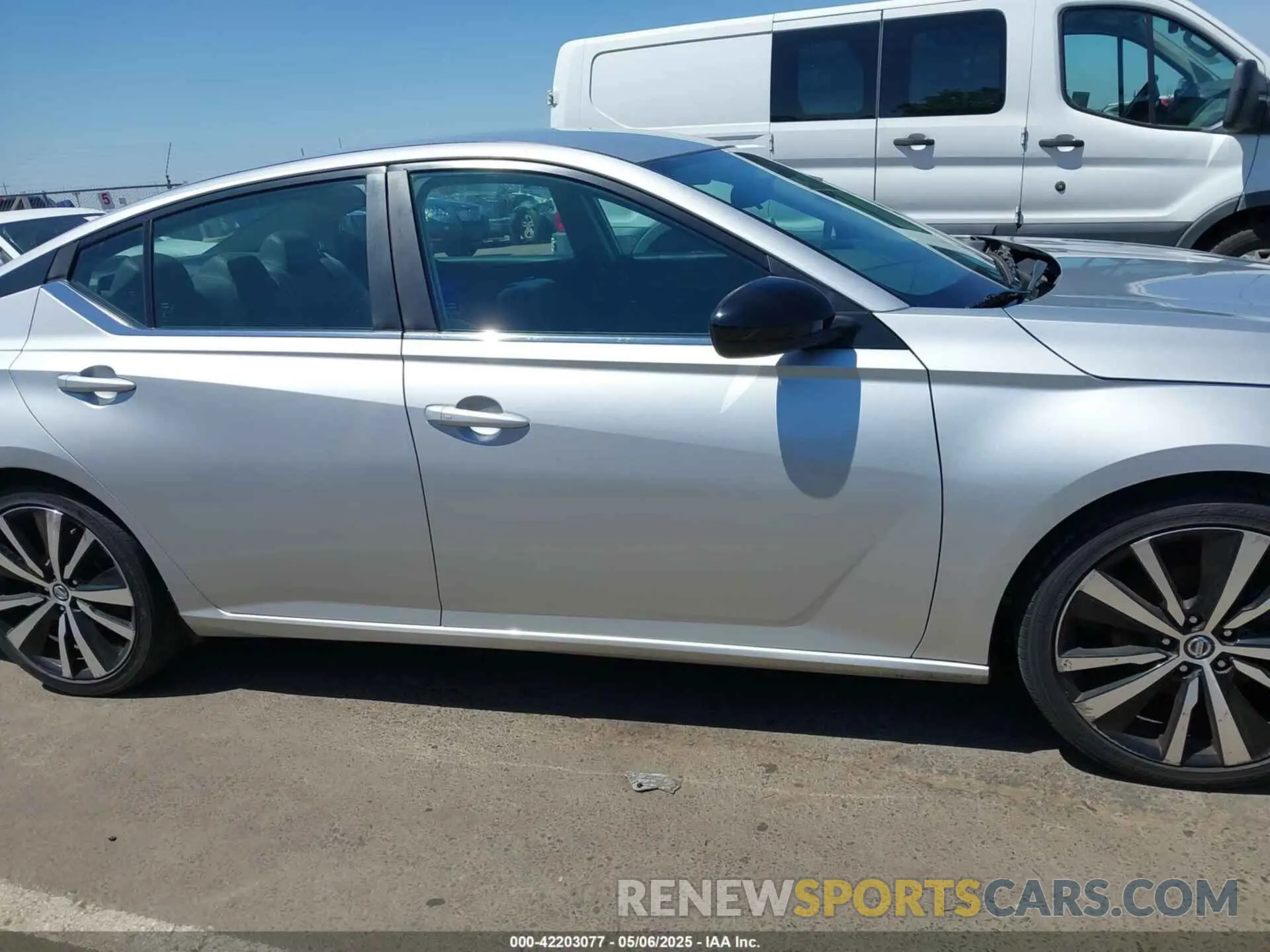 12 fotografías del automóvil dañado 1N4BL4CV8KC199739 NISSAN ALTIMA 2019