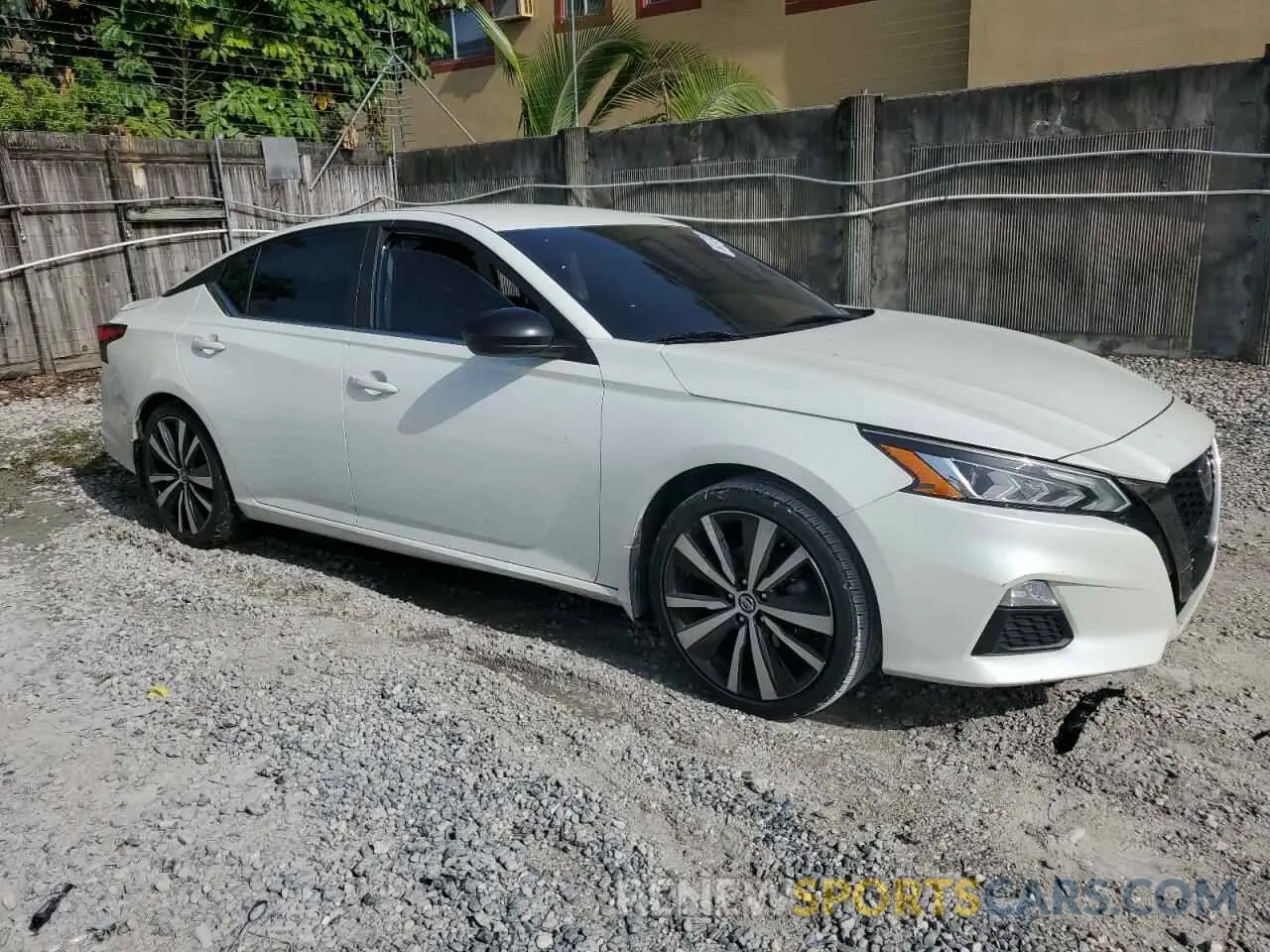4 fotografías del automóvil dañado 1N4BL4CV9KC198311 NISSAN ALTIMA 2019