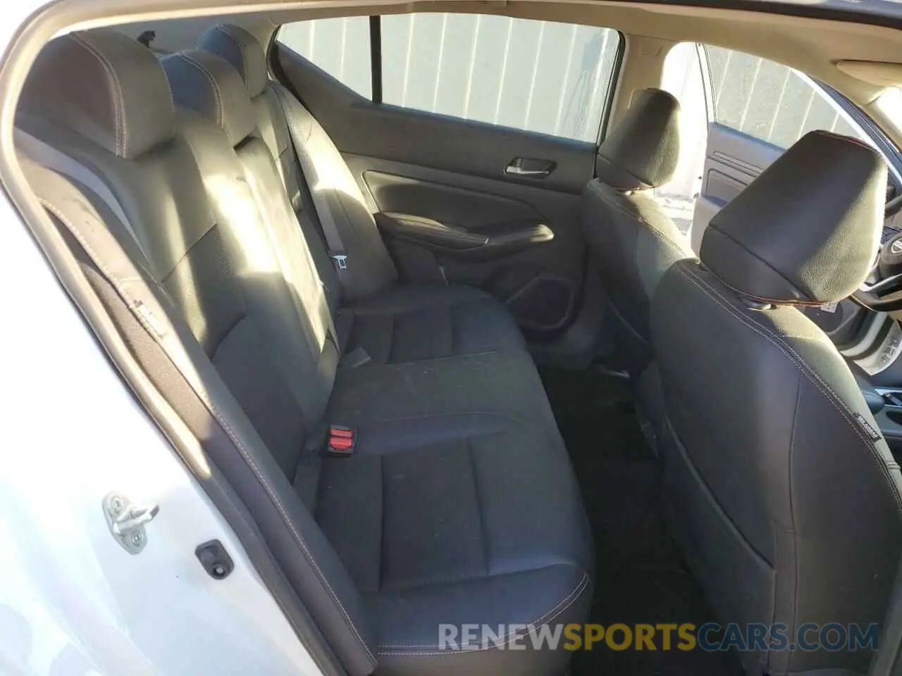 10 fotografías del automóvil dañado 1N4BL4CVXKC222857 NISSAN ALTIMA 2019