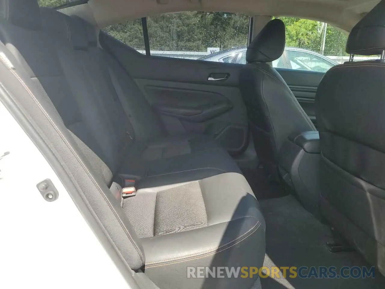 10 fotografías del automóvil dañado 1N4BL4CW0KN304724 NISSAN ALTIMA 2019