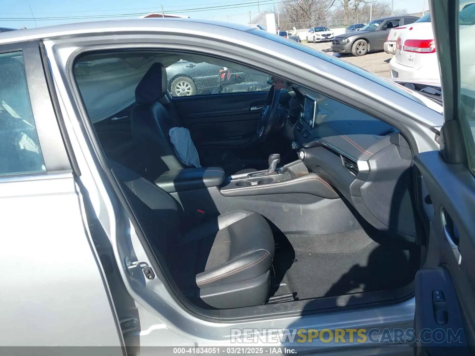 5 fotografías del automóvil dañado 1N4BL4CW3KC149341 NISSAN ALTIMA 2019