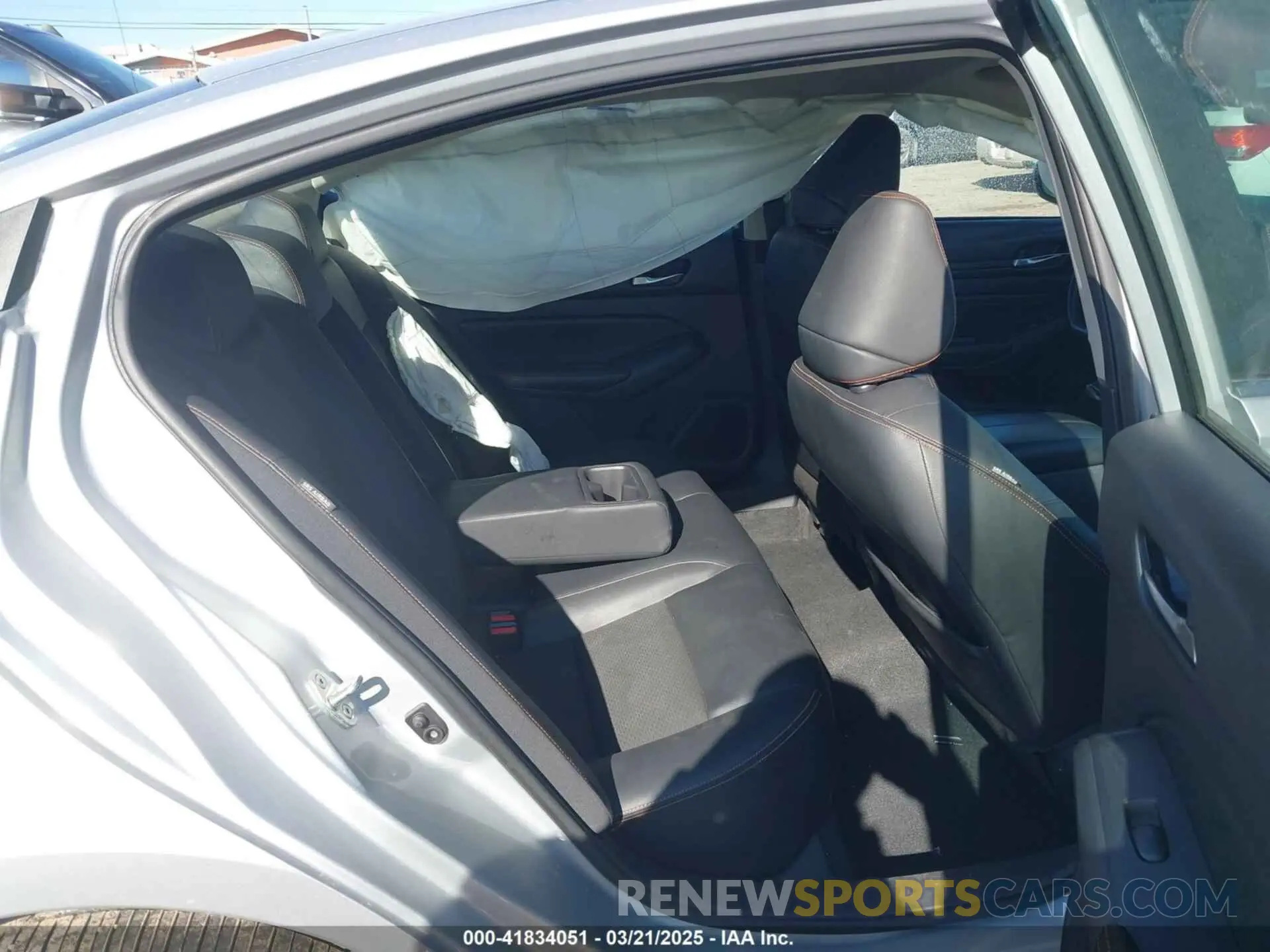8 fotografías del automóvil dañado 1N4BL4CW3KC149341 NISSAN ALTIMA 2019