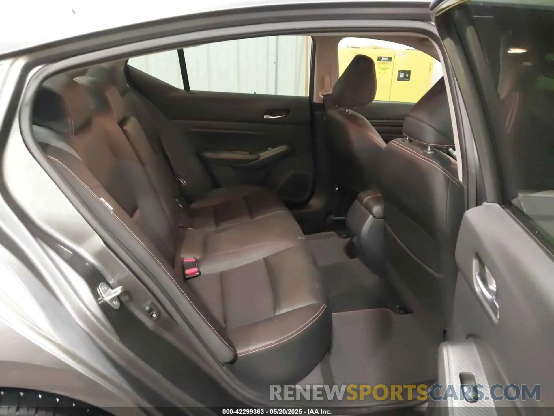 8 fotografías del automóvil dañado 1N4BL4CW8KN324543 NISSAN ALTIMA 2019