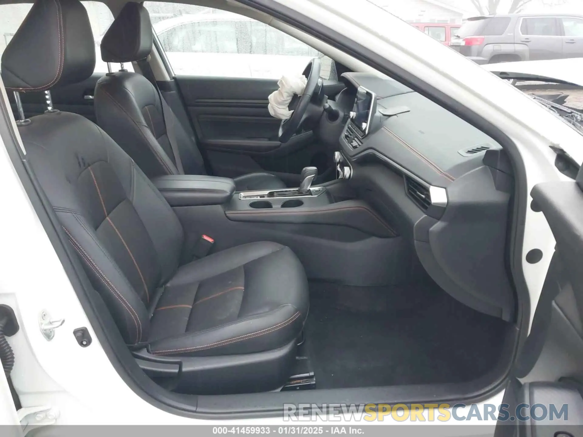 5 fotografías del automóvil dañado 1N4BL4CW9KN321361 NISSAN ALTIMA 2019