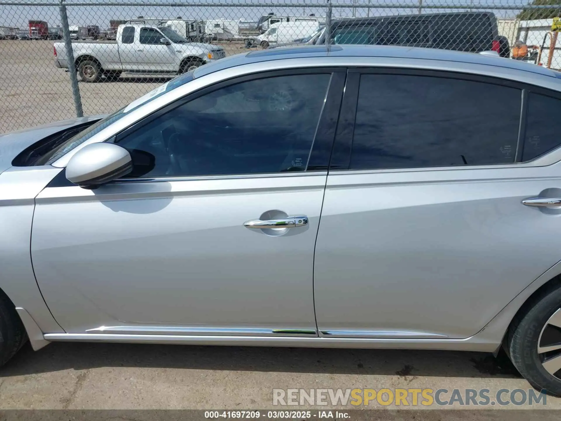 14 fotografías del automóvil dañado 1N4BL4DV3KN305825 NISSAN ALTIMA 2019