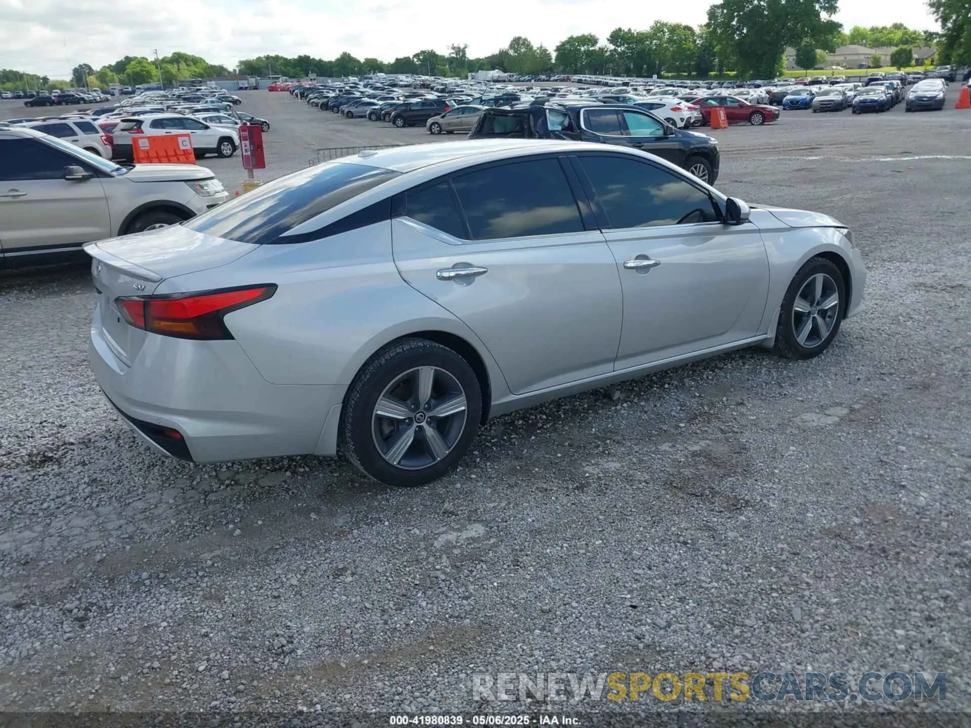4 fotografías del automóvil dañado 1N4BL4DV4KC101255 NISSAN ALTIMA 2019