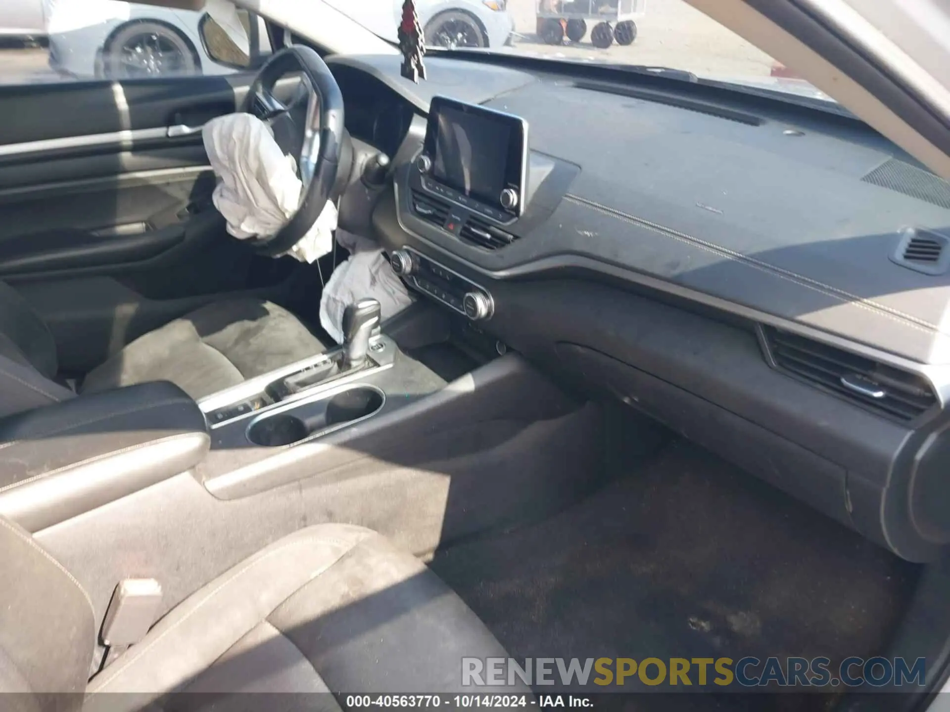 5 fotografías del automóvil dañado 1N4BL4DV6KC124679 NISSAN ALTIMA 2019