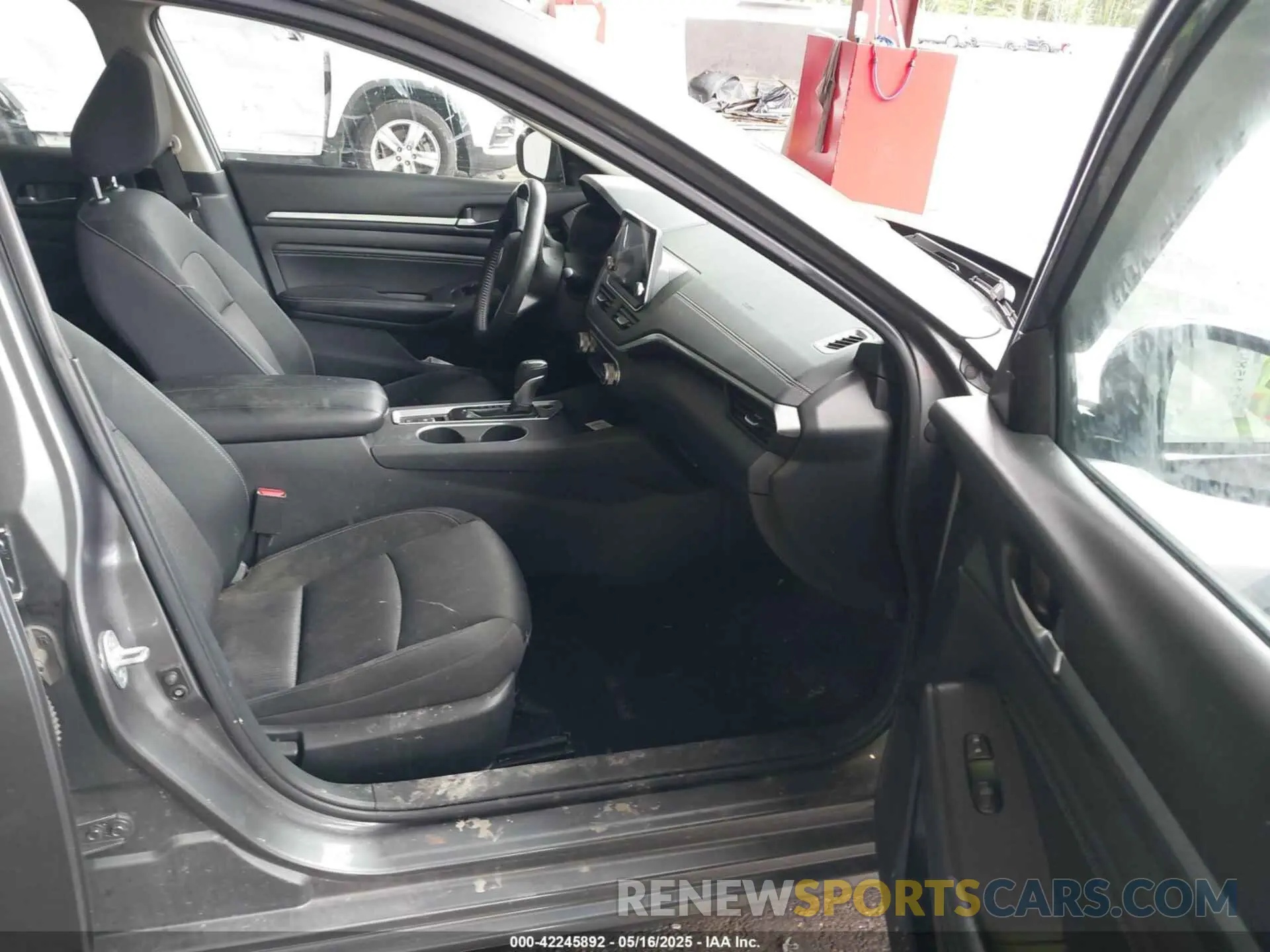 5 fotografías del automóvil dañado 1N4BL4DV6KC143166 NISSAN ALTIMA 2019