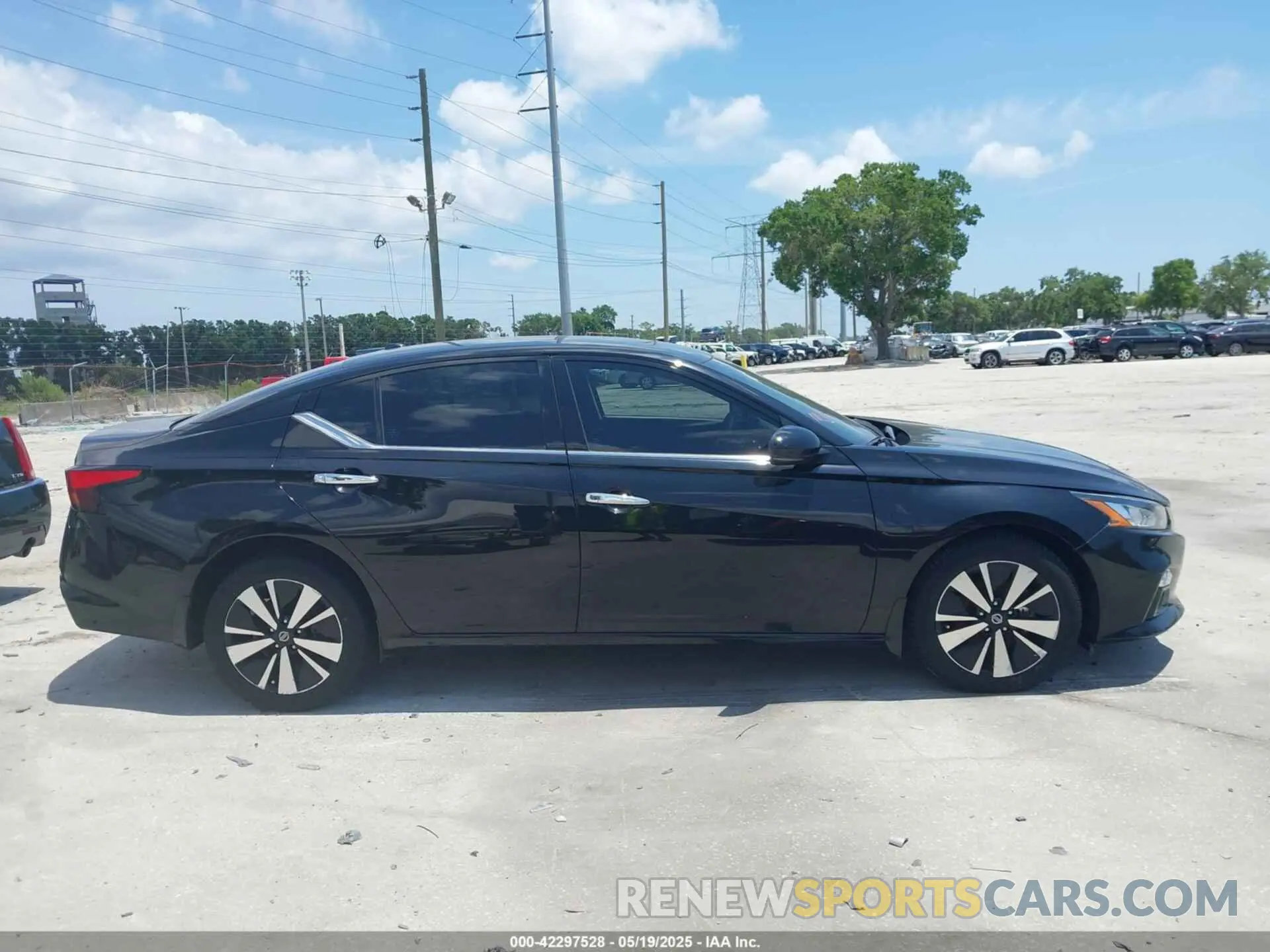 13 fotografías del automóvil dañado 1N4BL4DWXKC194615 NISSAN ALTIMA 2019