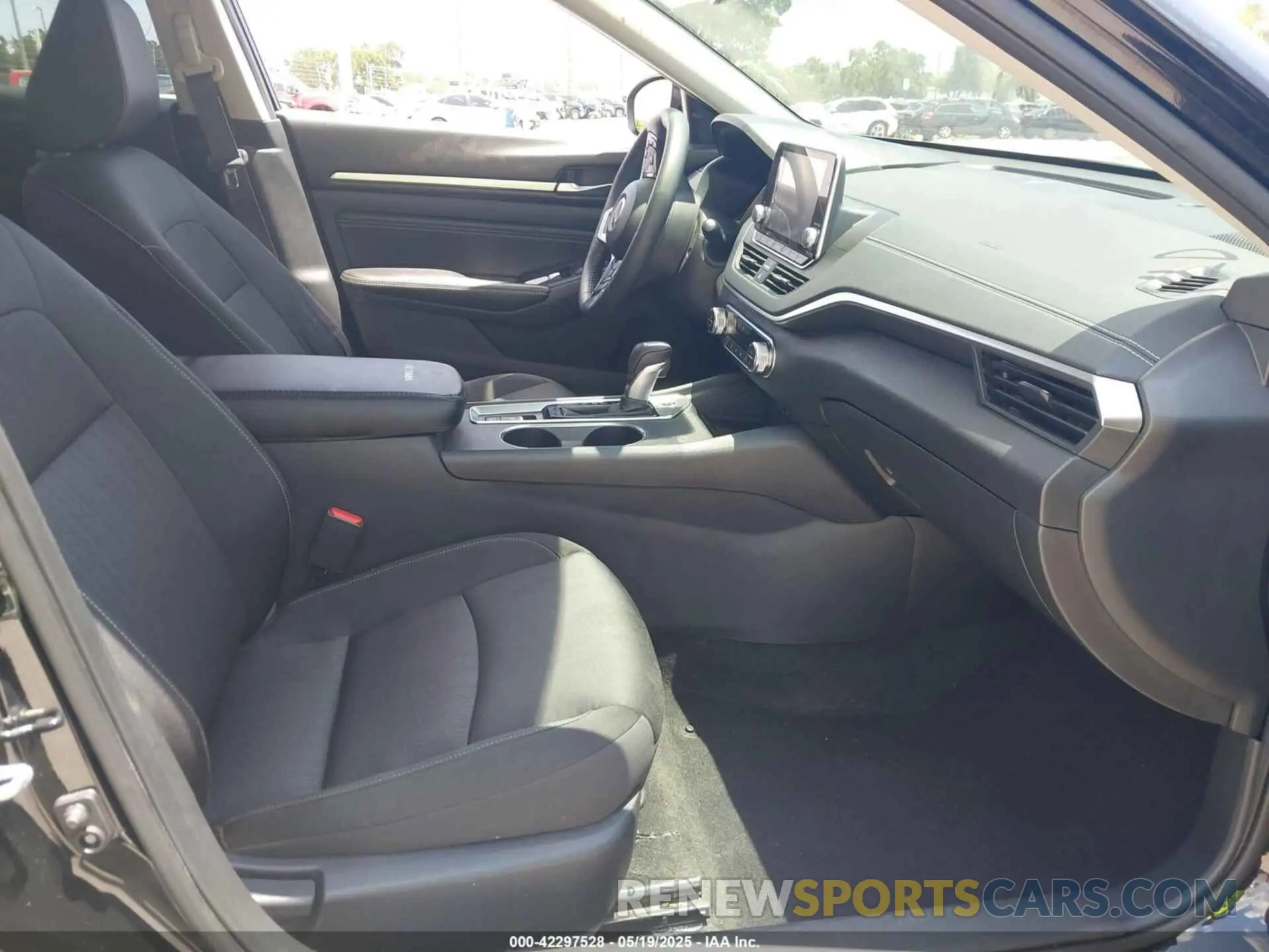 5 fotografías del automóvil dañado 1N4BL4DWXKC194615 NISSAN ALTIMA 2019