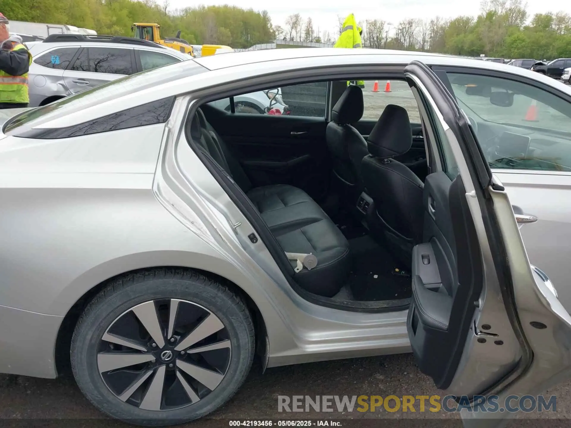8 fotografías del automóvil dañado 1N4BL4EV1KC173268 NISSAN ALTIMA 2019