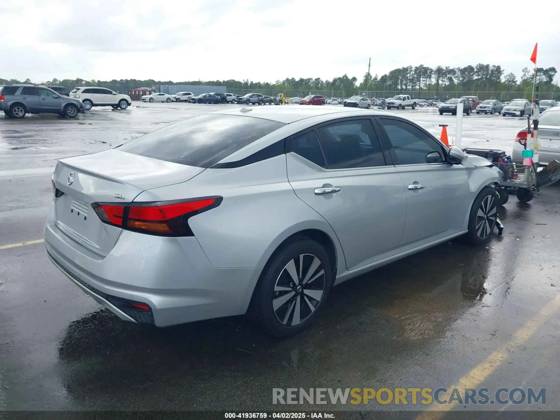 4 fotografías del automóvil dañado 1N4BL4EV1KC196985 NISSAN ALTIMA 2019